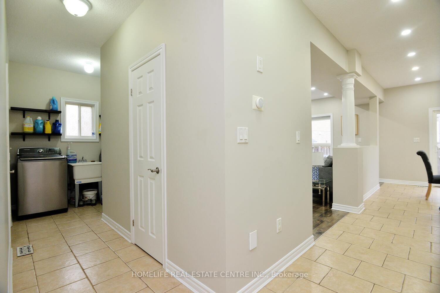 Photo 14 of 12 Malwood Court, Hamilton, Mount Hope — HOMEH
