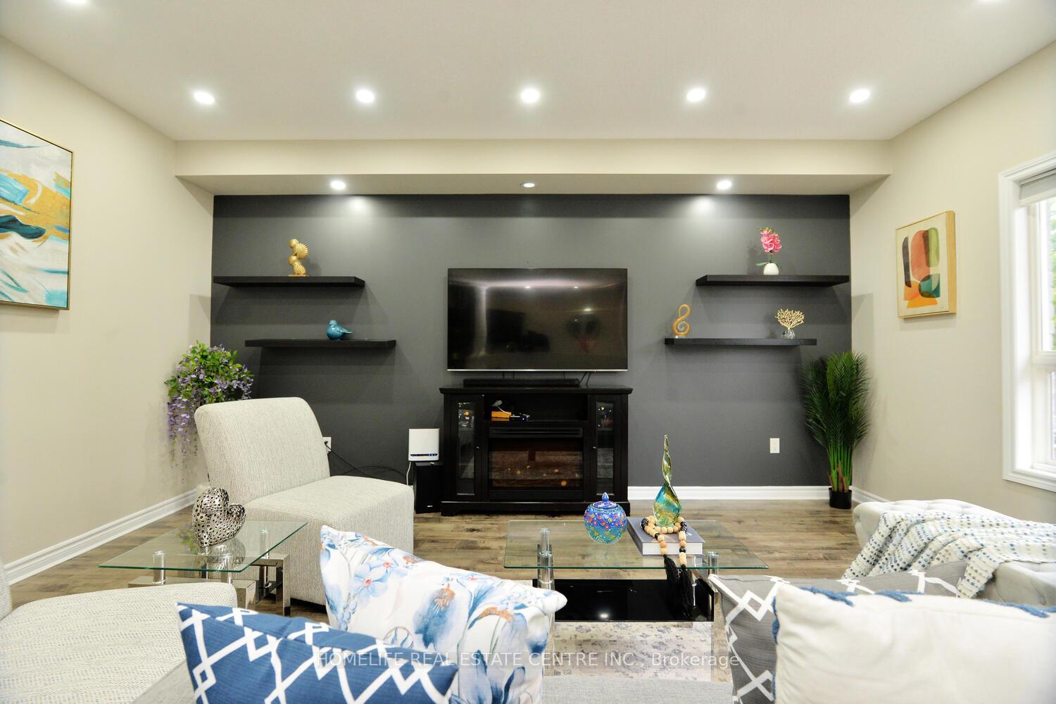 Photo 7 of 12 Malwood Court, Hamilton, Mount Hope — HOMEH