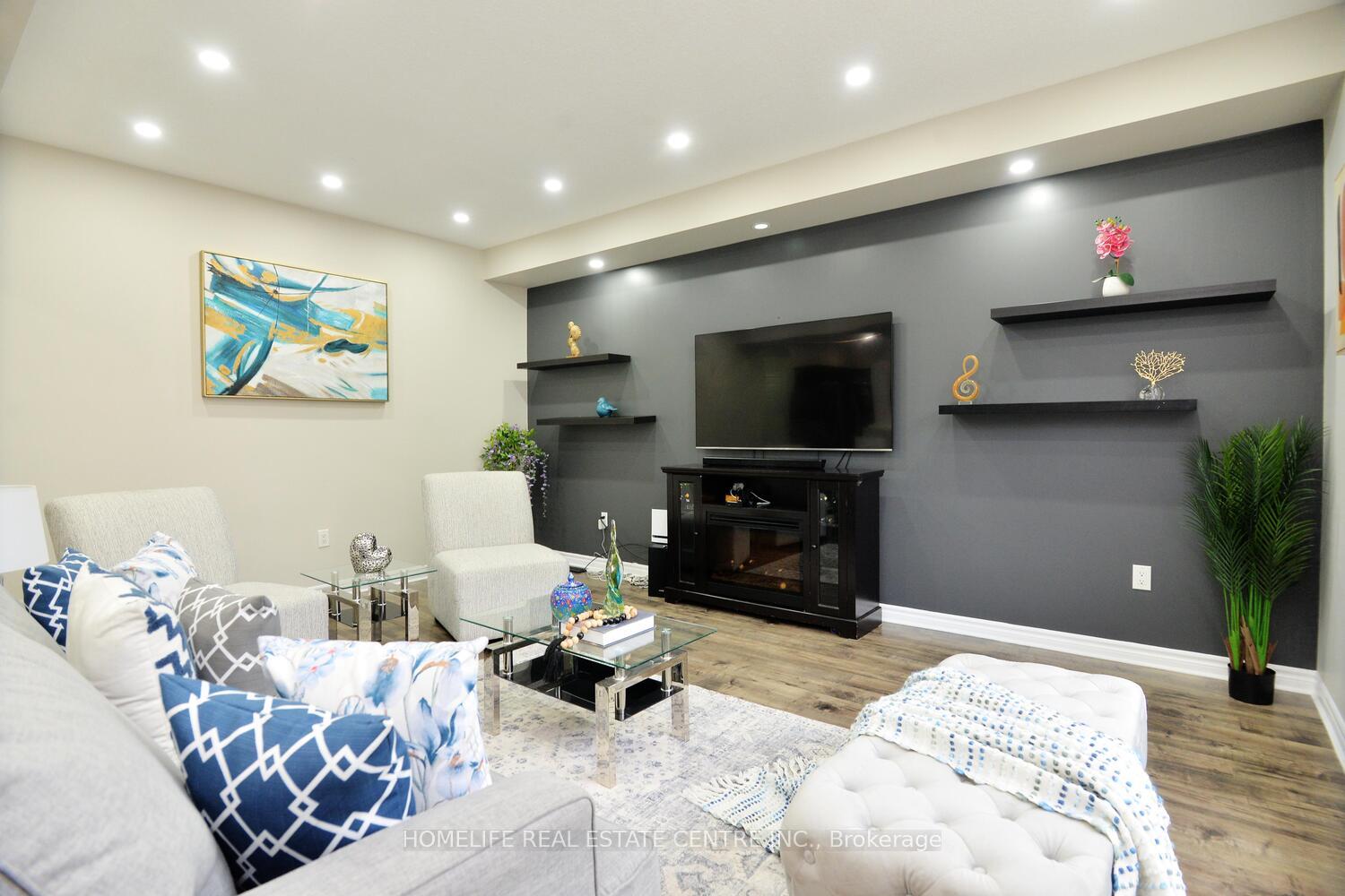 Photo 5 of 12 Malwood Court, Hamilton, Mount Hope — HOMEH