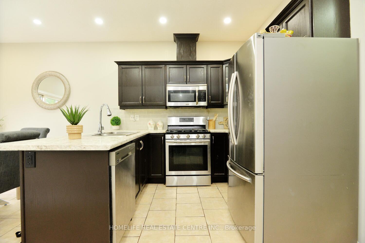 Photo 9 of 12 Malwood Court, Hamilton, Mount Hope — HOMEH