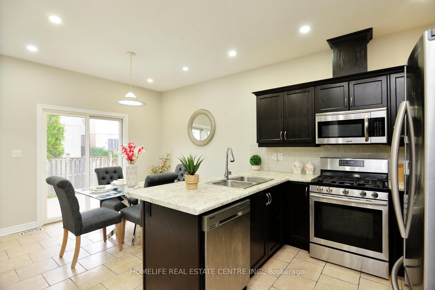 Photo 15 of 12 Malwood Court, Hamilton, Mount Hope — HOMEH