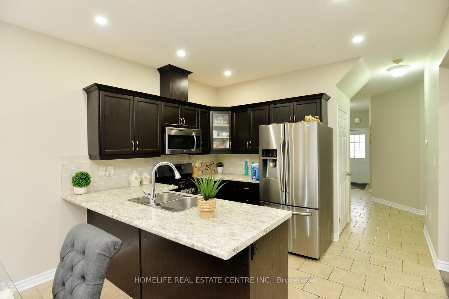 Photo 18 of 12 Malwood Court, Hamilton, Mount Hope — HOMEH