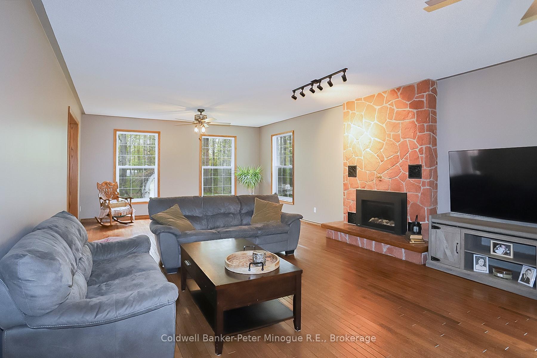 Photo 13 of 29 Ironside Drive, Sault Ste Marie — HOMEH