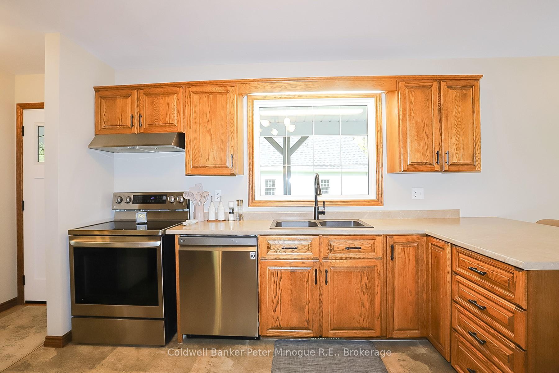 Photo 18 of 29 Ironside Drive, Sault Ste Marie — HOMEH
