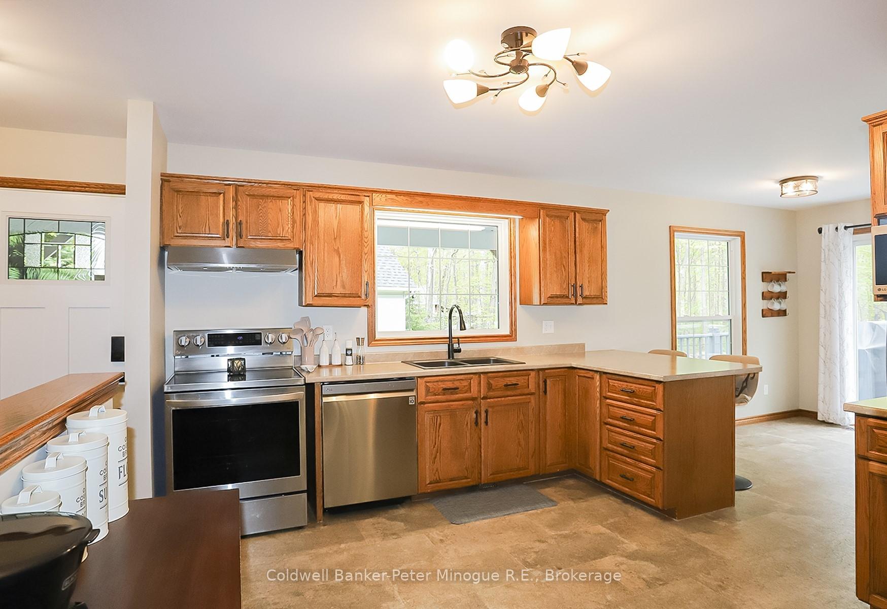Photo 22 of 29 Ironside Drive, Sault Ste Marie — HOMEH