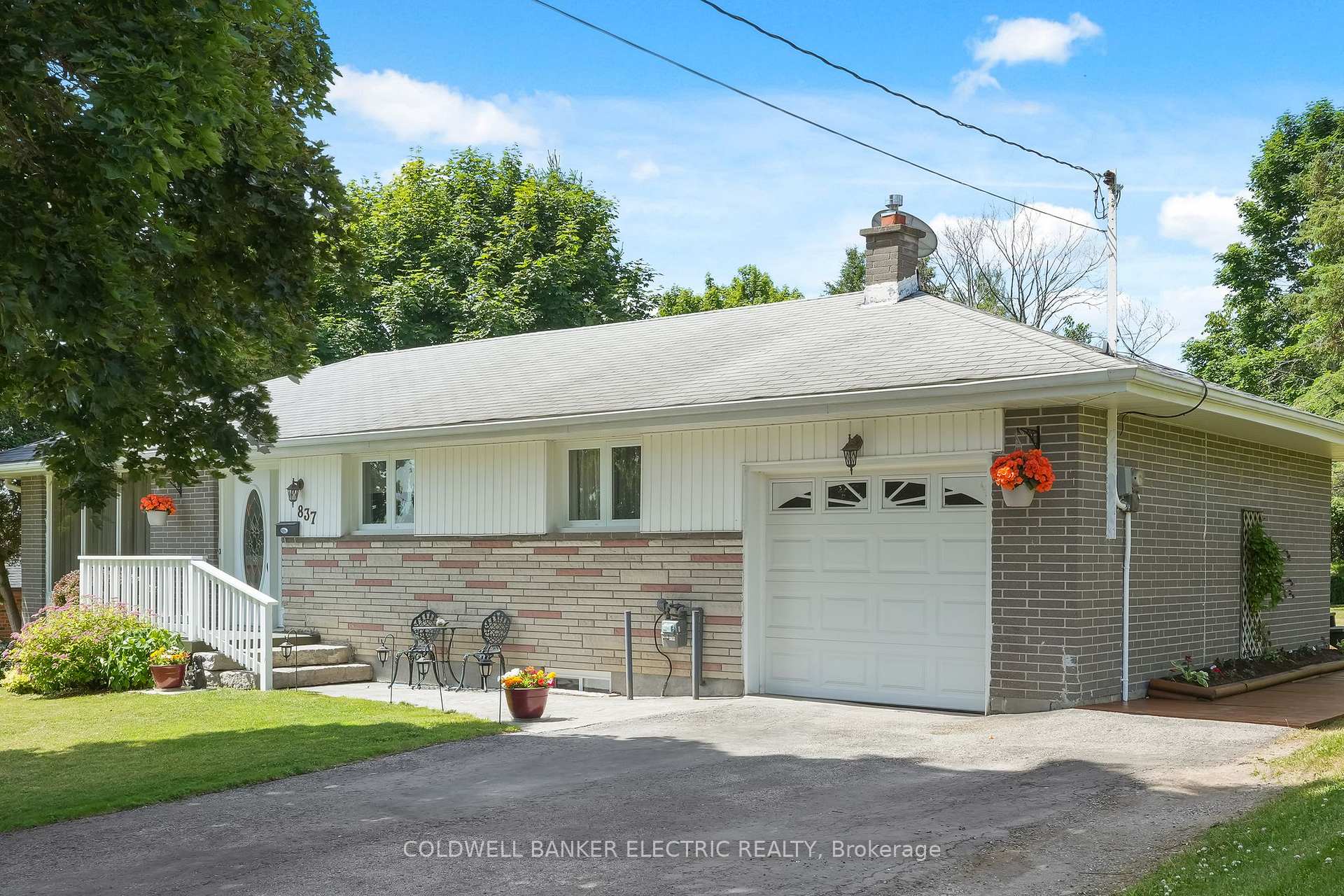 Photo 2 of 837 Kingsdale Drive, Douro-Dummer — HOMEH