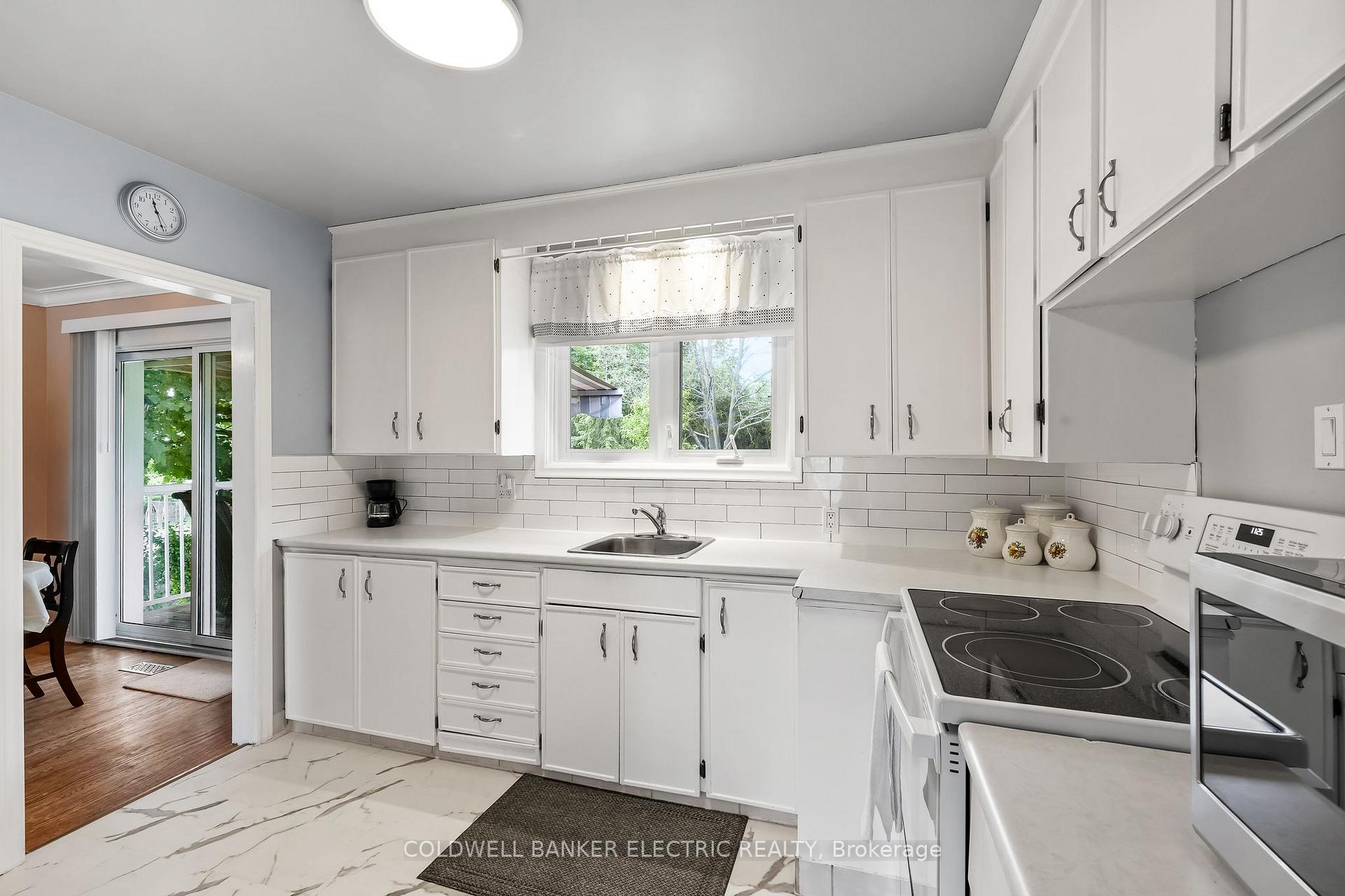 Photo 9 of 837 Kingsdale Drive, Douro-Dummer — HOMEH