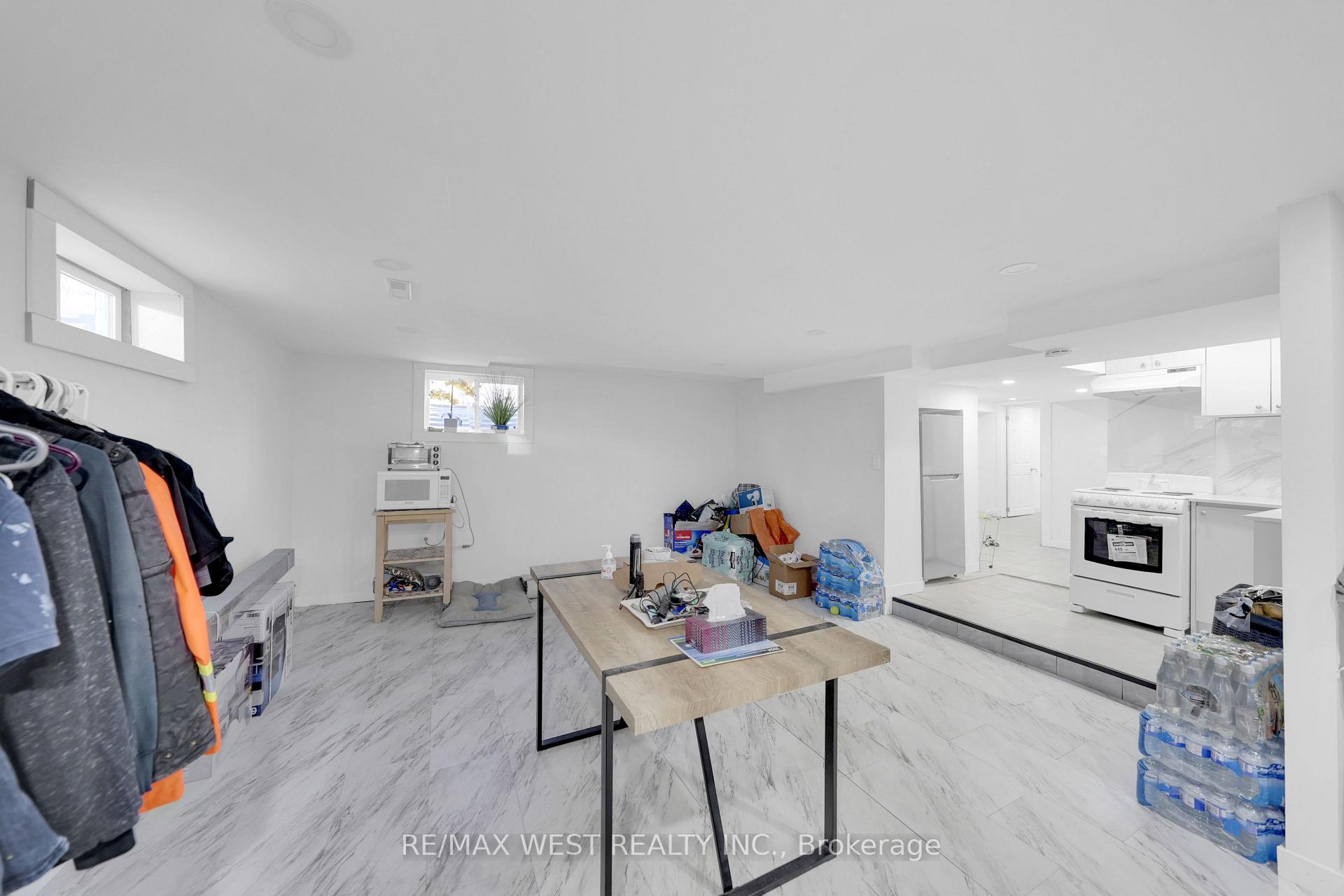 Photo 4 of Unit Lower A, 759 Essa Road, Barrie, Holly — HOMEH
