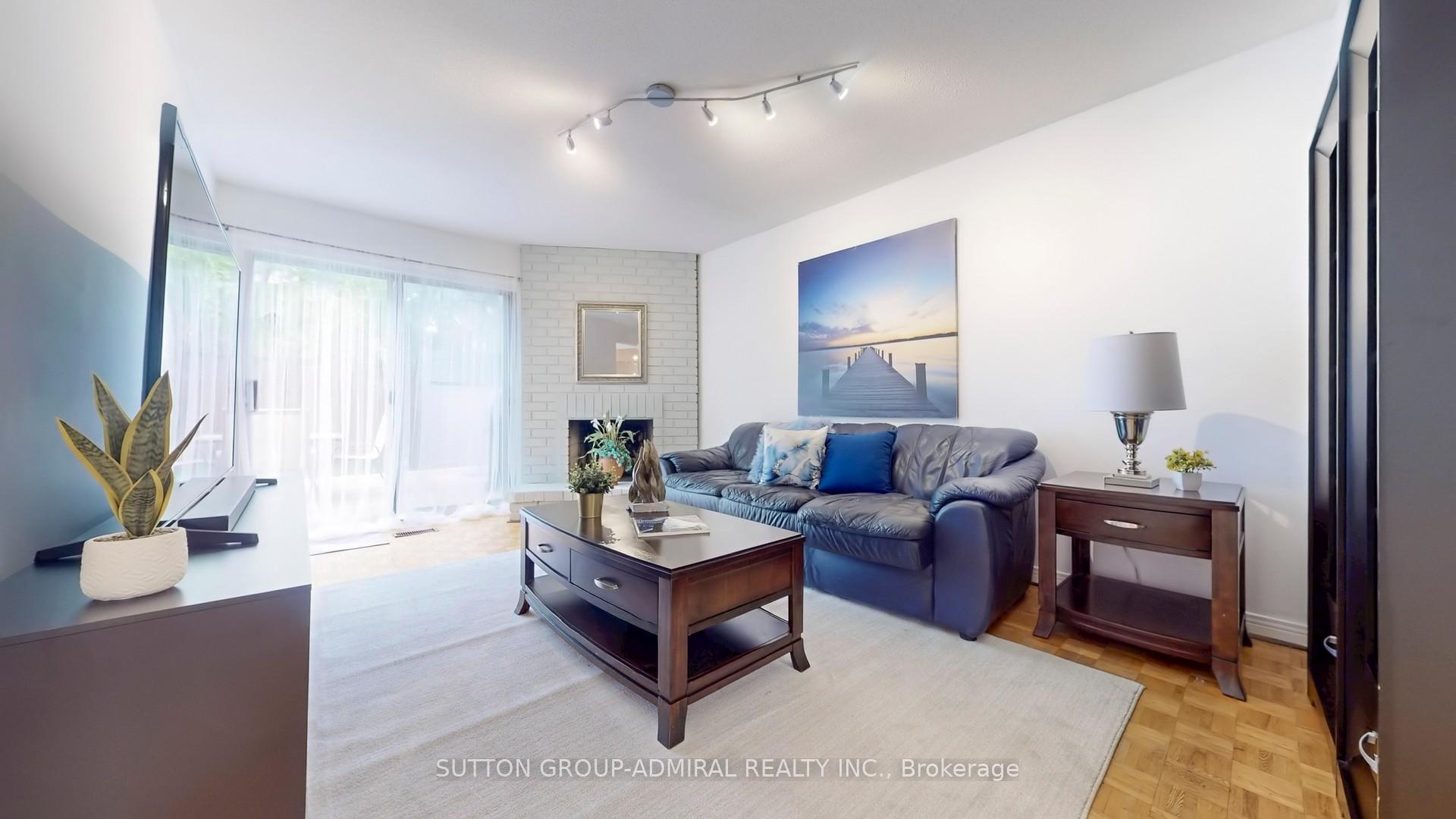 Photo 6 of 27 Thornbury Circle, Vaughan, Crestwood-Springfarm-Yorkhill — HOMEH