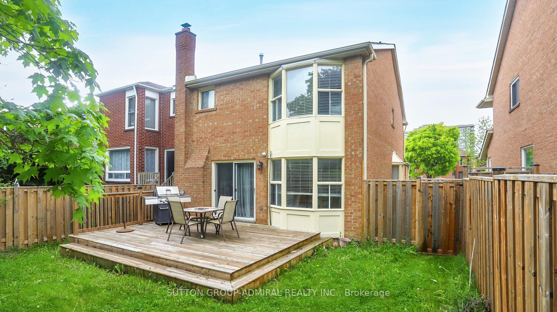 Photo 20 of 27 Thornbury Circle, Vaughan, Crestwood-Springfarm-Yorkhill — HOMEH
