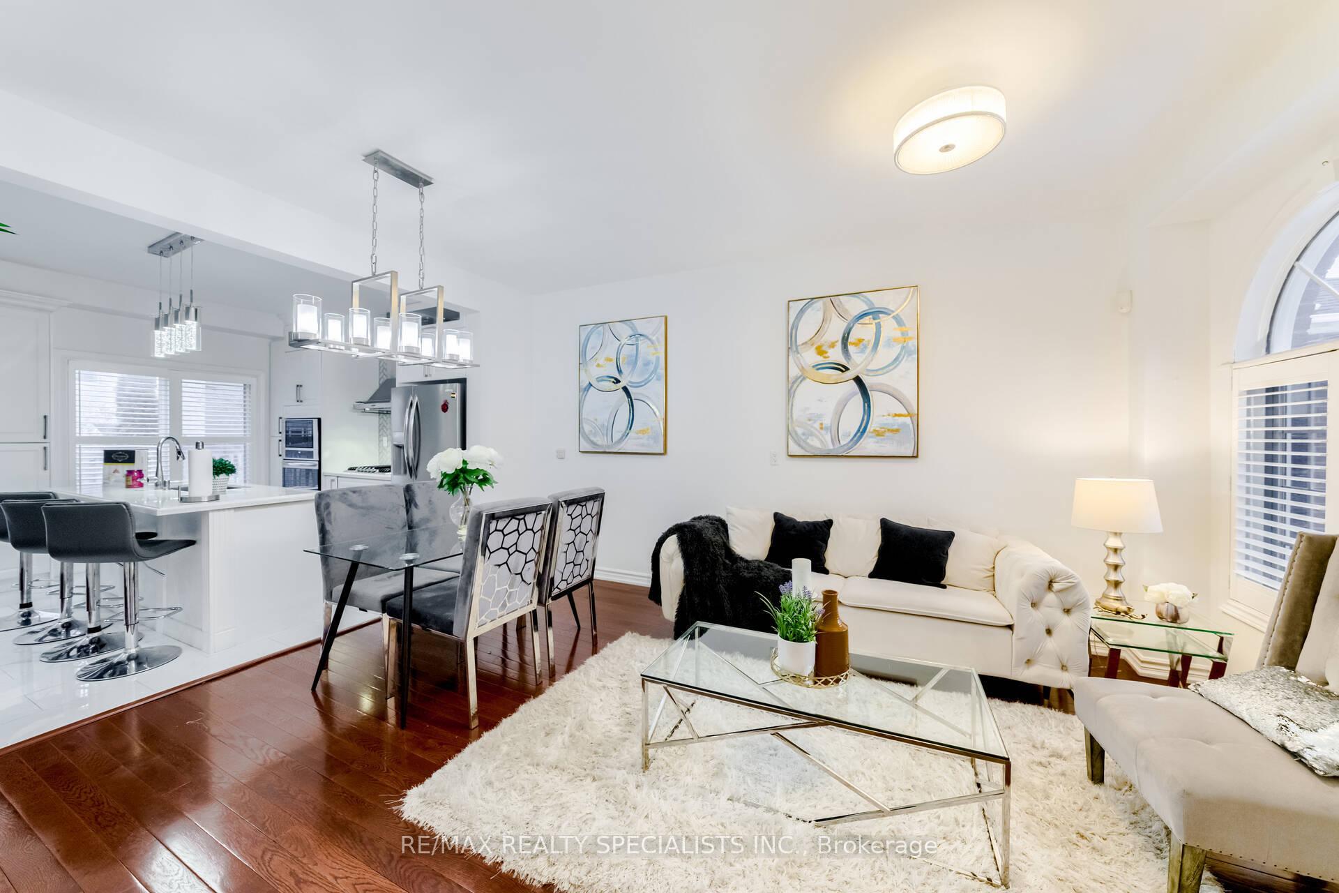 Photo 2 of 24 Arthurs Crescent, Brampton, Fletcher's West — HOMEH