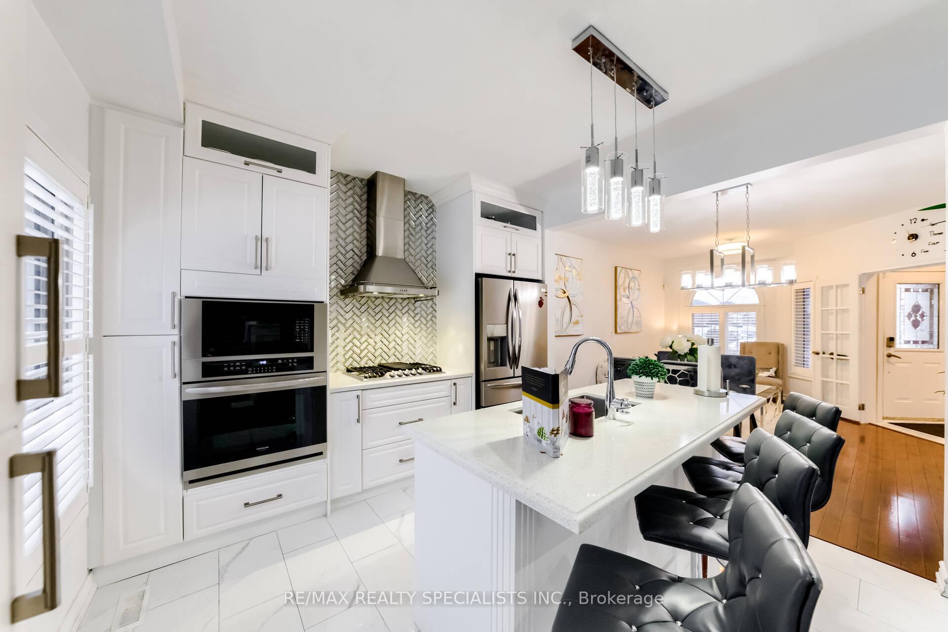 Photo 5 of 24 Arthurs Crescent, Brampton, Fletcher's West — HOMEH