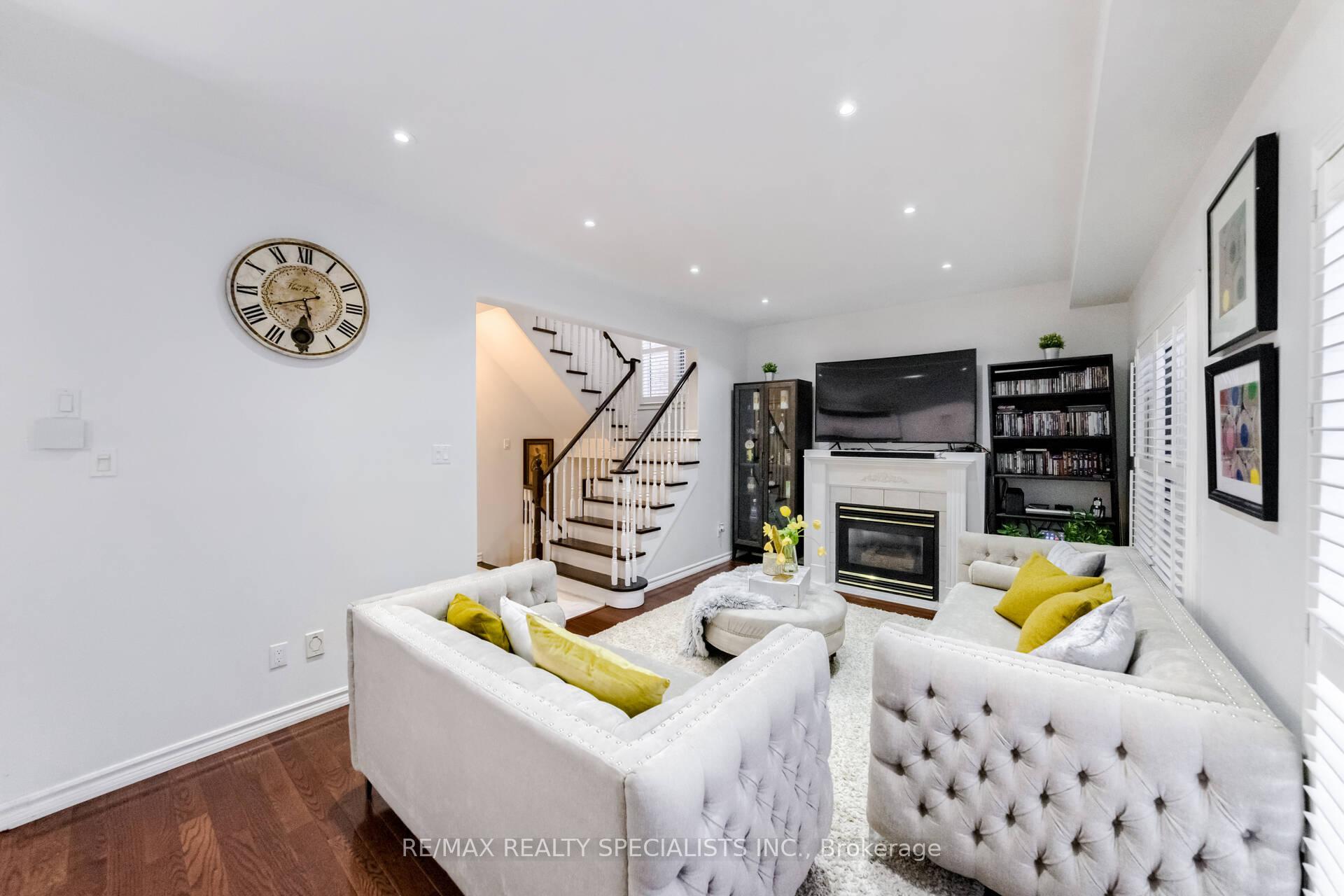 Photo 9 of 24 Arthurs Crescent, Brampton, Fletcher's West — HOMEH