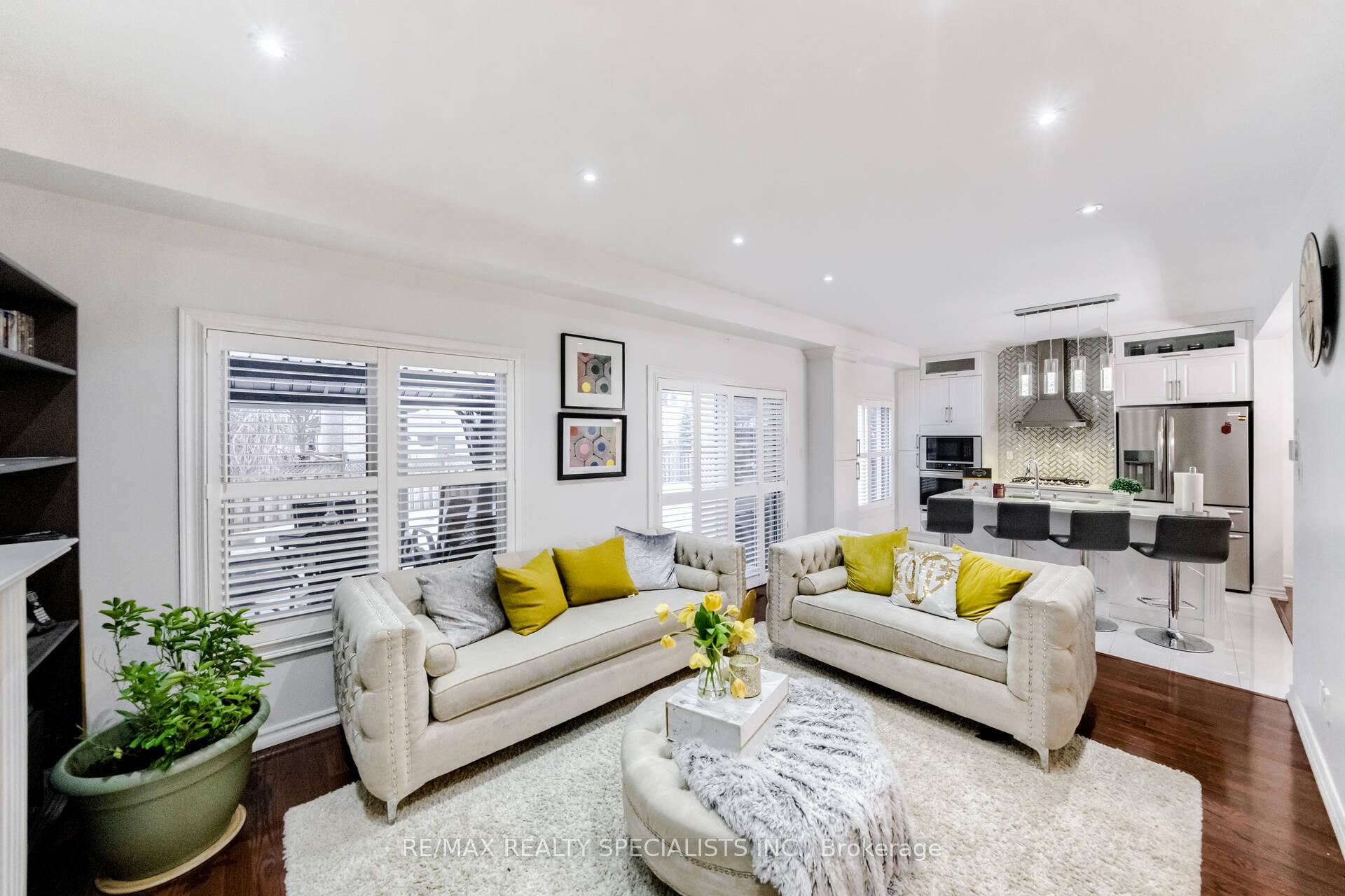 Photo 11 of 24 Arthurs Crescent, Brampton, Fletcher's West — HOMEH