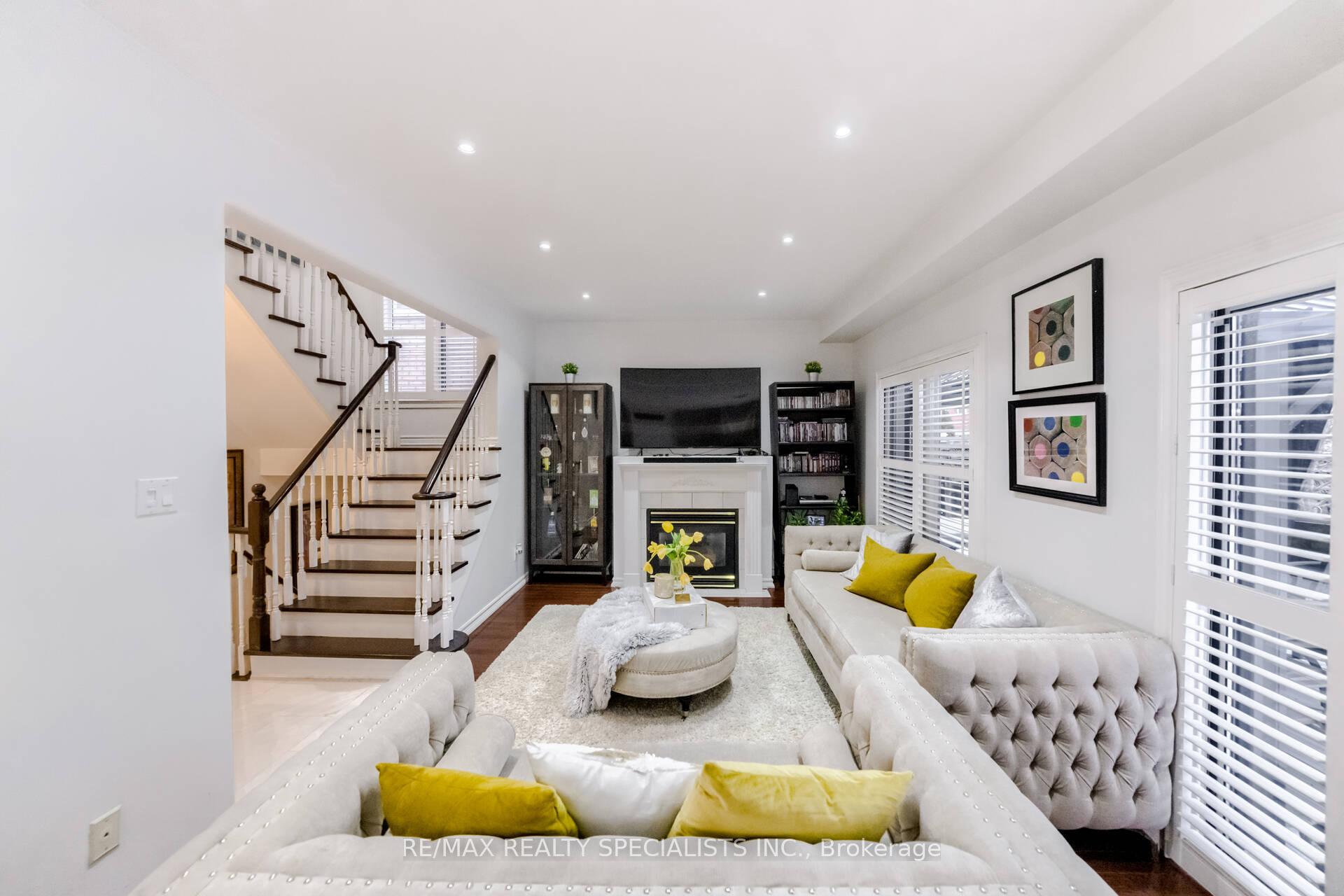 Photo 8 of 24 Arthurs Crescent, Brampton, Fletcher's West — HOMEH