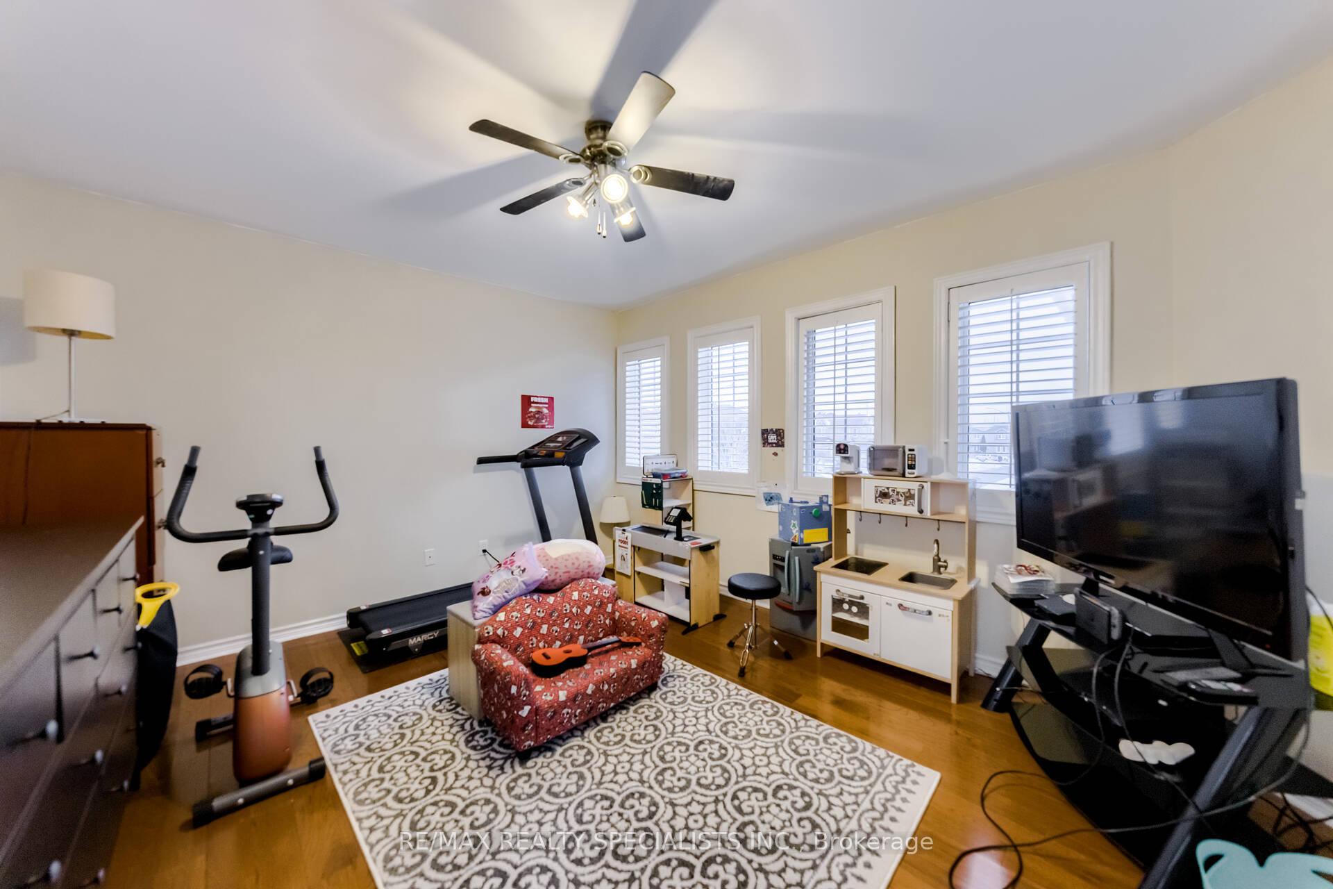 Photo 18 of 24 Arthurs Crescent, Brampton, Fletcher's West — HOMEH