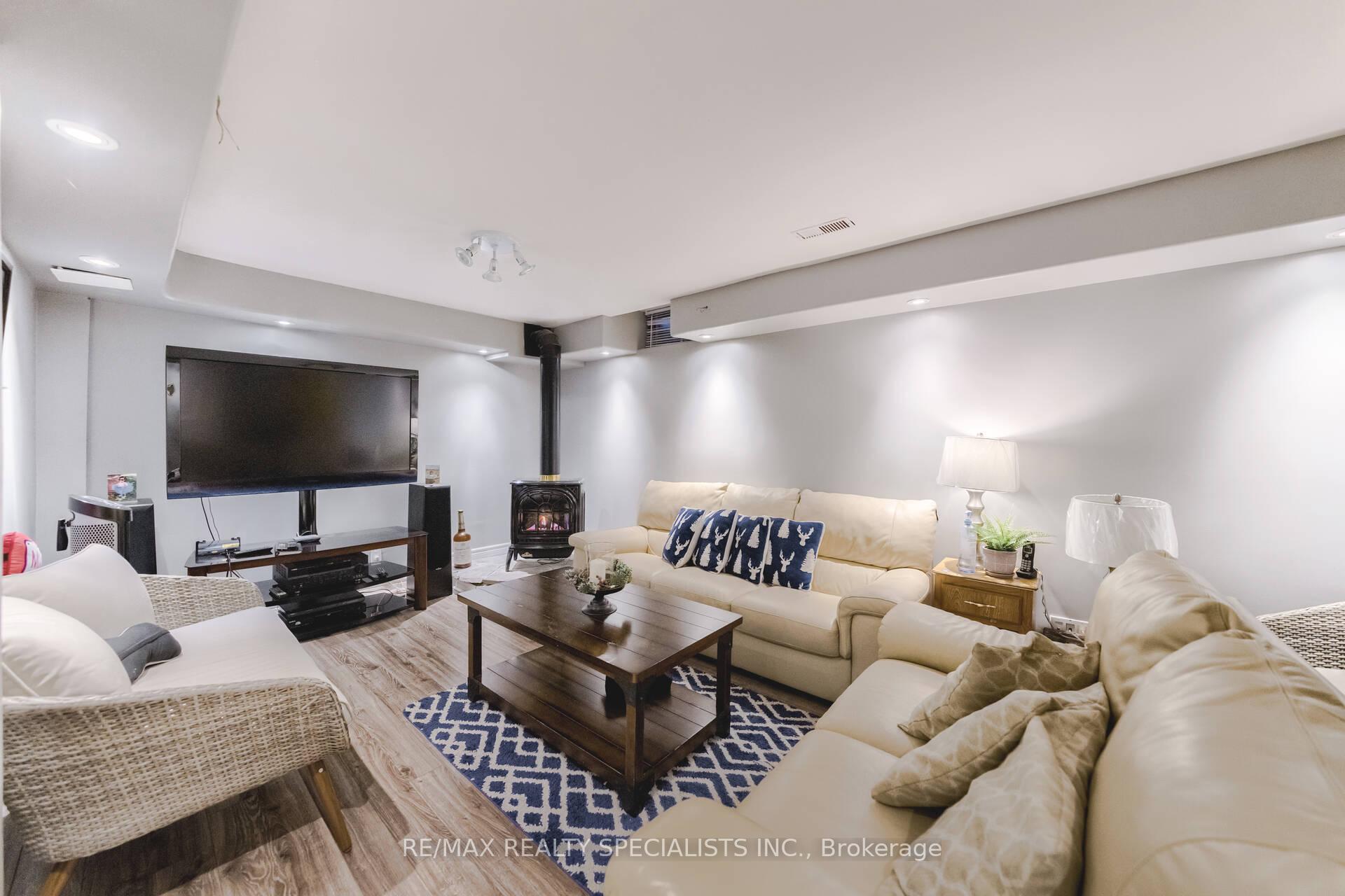 Photo 25 of 24 Arthurs Crescent, Brampton, Fletcher's West — HOMEH