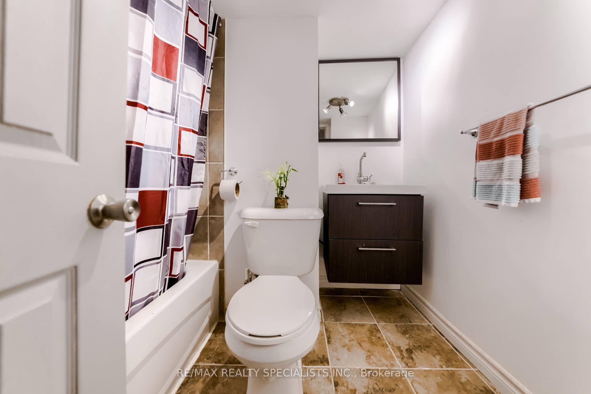 Photo 33 of 24 Arthurs Crescent, Brampton, Fletcher's West — HOMEH