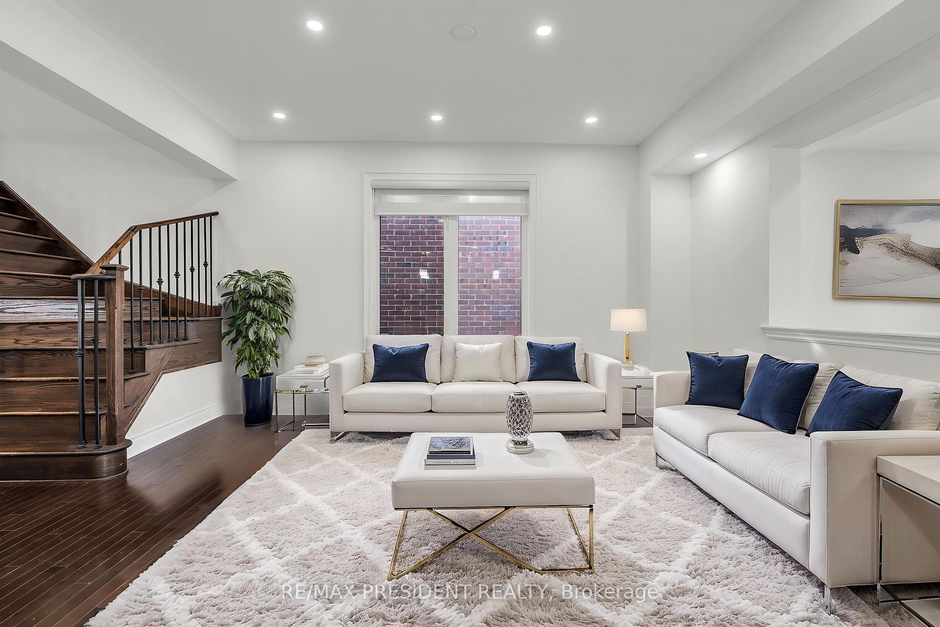 Photo 2 of 41 Bassett Crescent, Brampton, Credit Valley — HOMEH