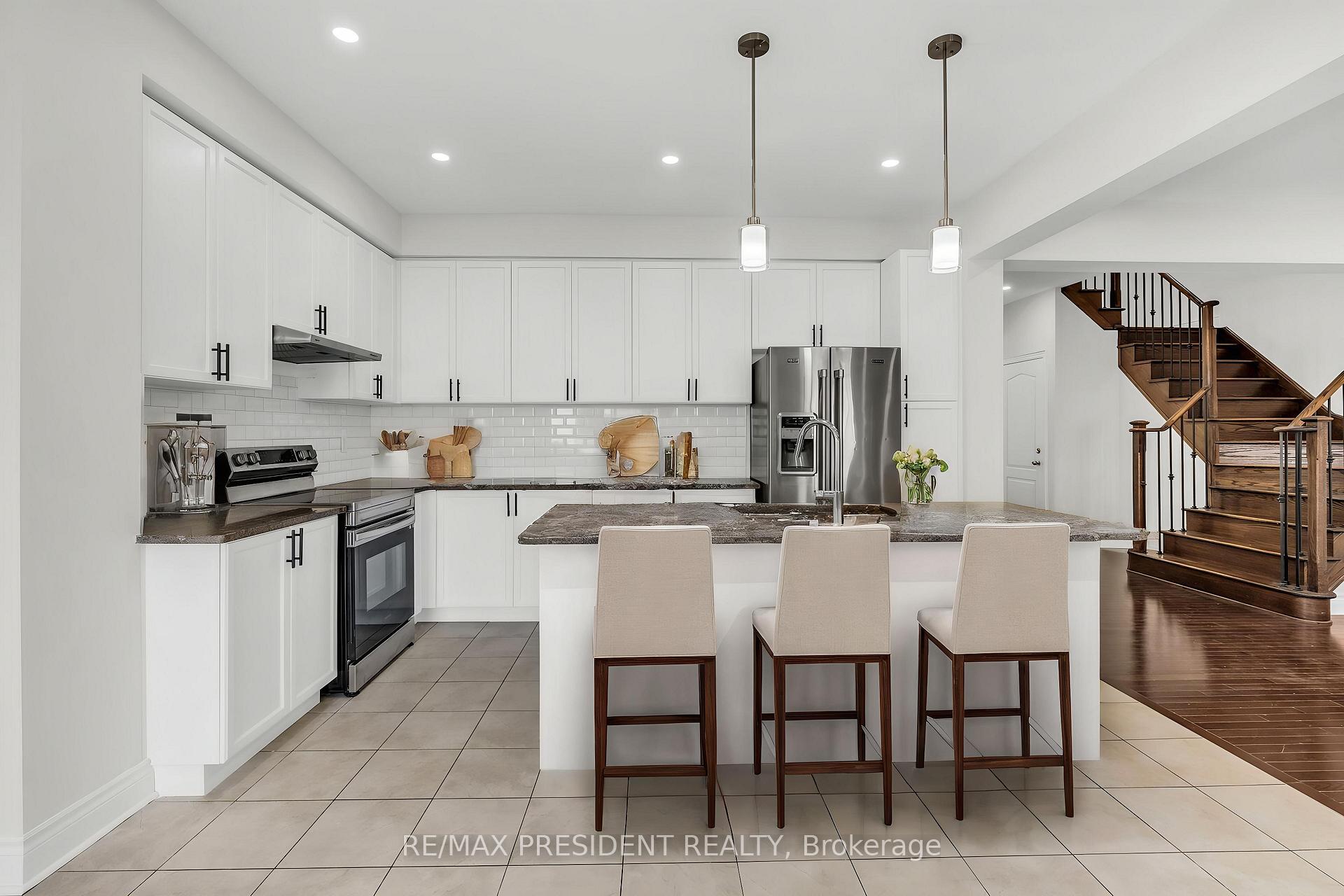 Photo 26 of 41 Bassett Crescent, Brampton, Credit Valley — HOMEH