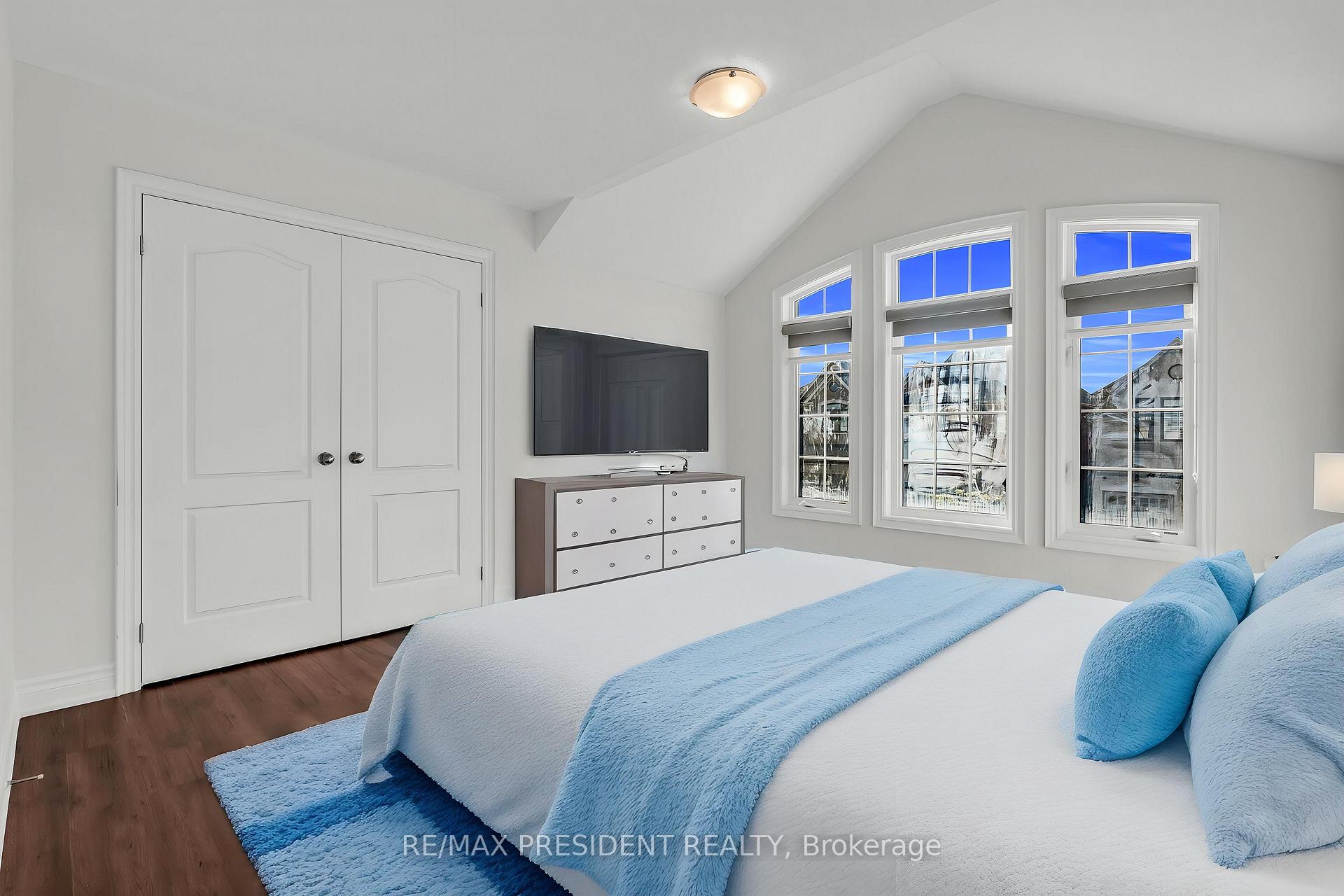 Photo 9 of 41 Bassett Crescent, Brampton, Credit Valley — HOMEH