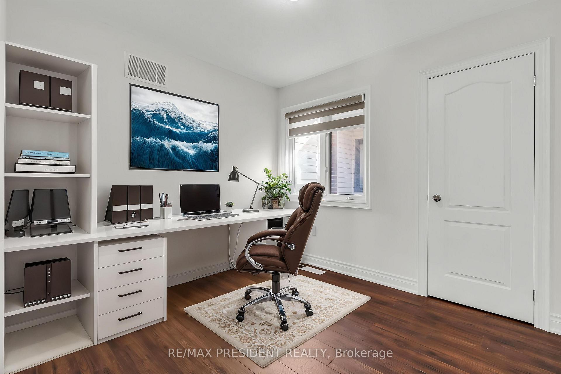 Photo 11 of 41 Bassett Crescent, Brampton, Credit Valley — HOMEH