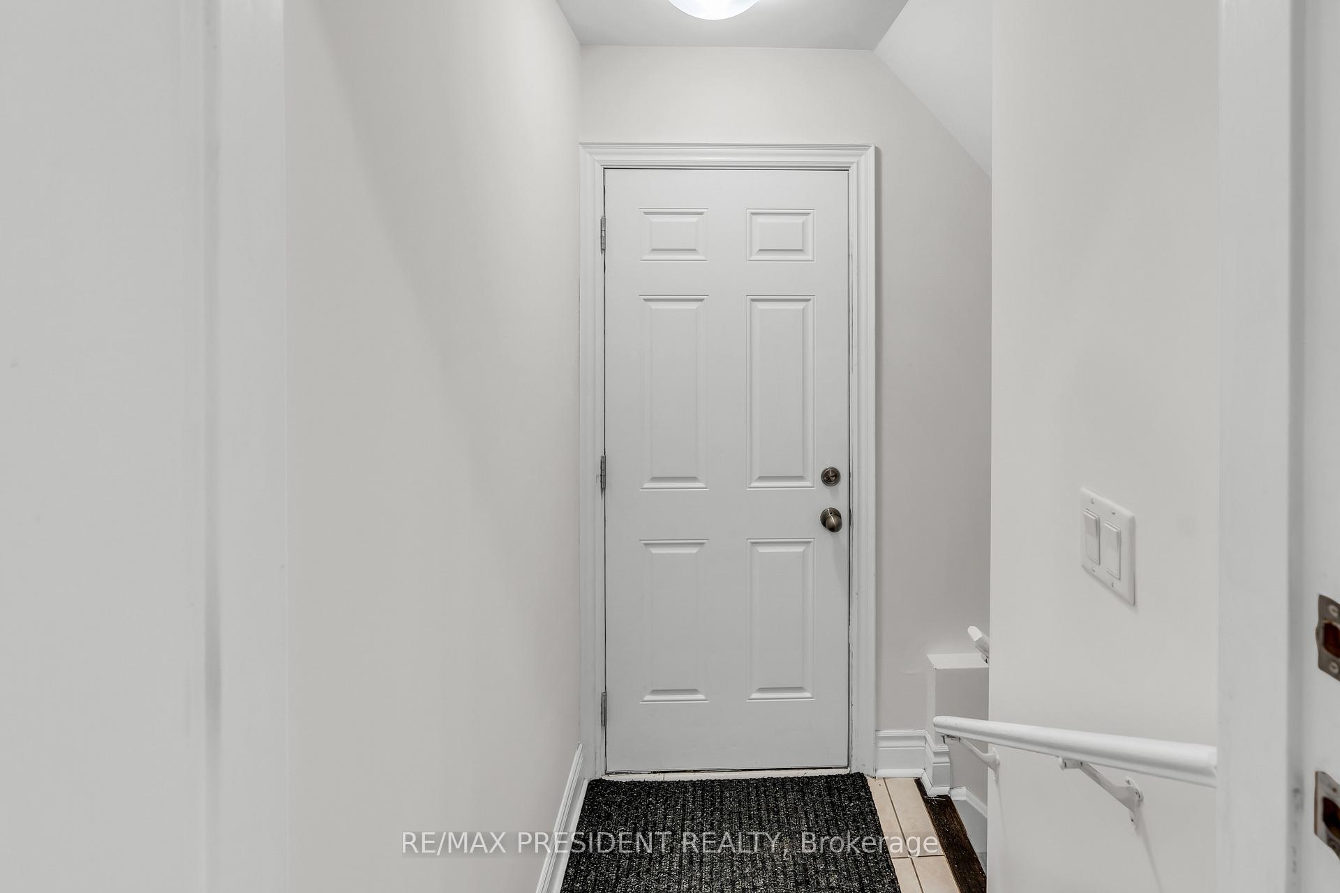 Photo 30 of 41 Bassett Crescent, Brampton, Credit Valley — HOMEH