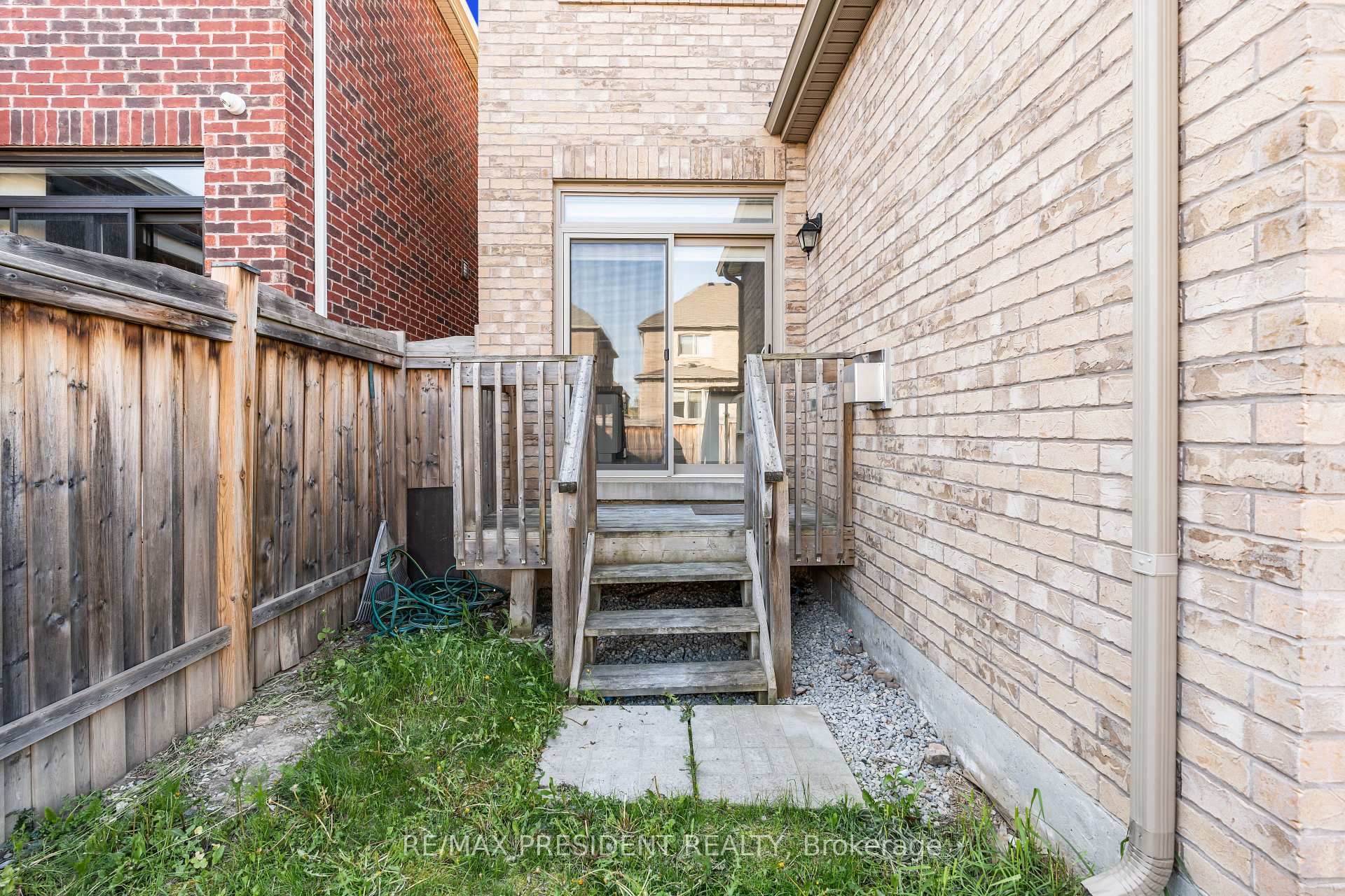 Photo 29 of 41 Bassett Crescent, Brampton, Credit Valley — HOMEH