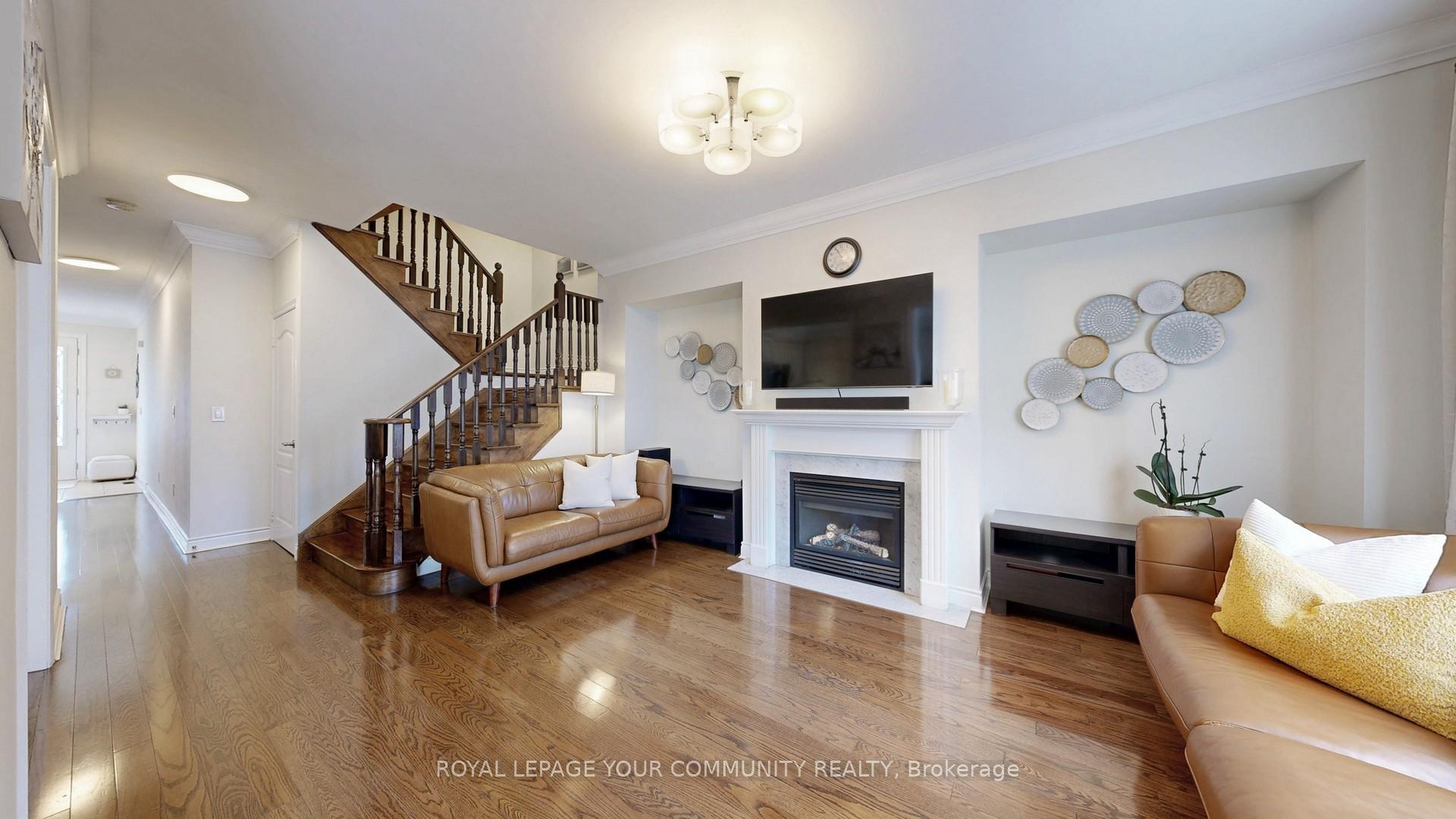 Photo 3 of 47 Mintwood Road, Vaughan, Patterson — HOMEH