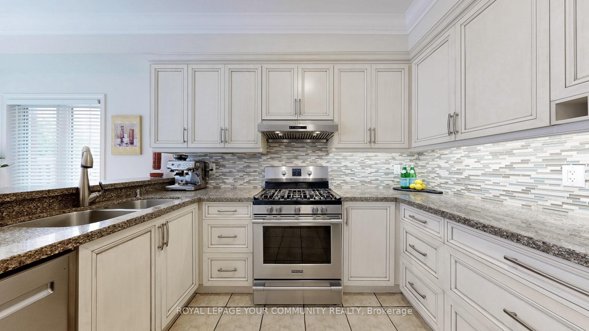 Photo 38 of 47 Mintwood Road, Vaughan, Patterson — HOMEH