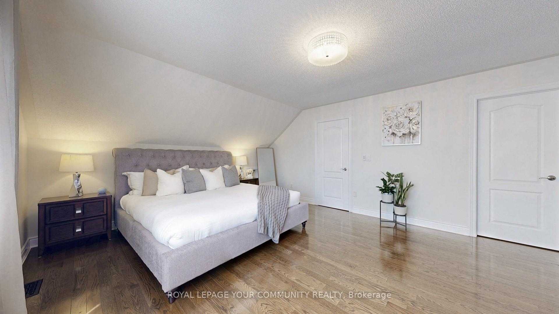 Photo 11 of 47 Mintwood Road, Vaughan, Patterson — HOMEH