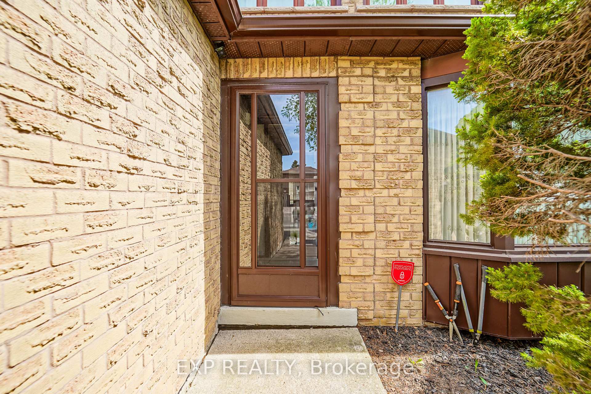 Photo 3 of 173 Highglen Avenue, Markham, Milliken Mills East — HOMEH