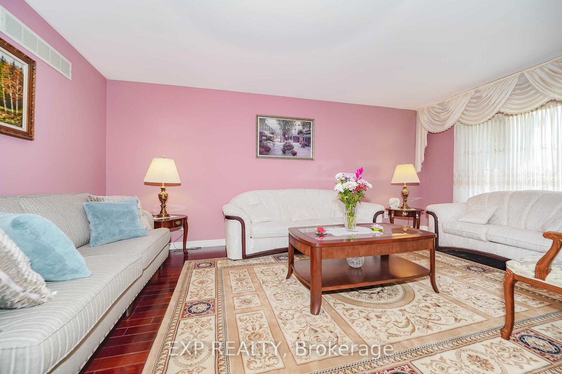 Photo 5 of 173 Highglen Avenue, Markham, Milliken Mills East — HOMEH