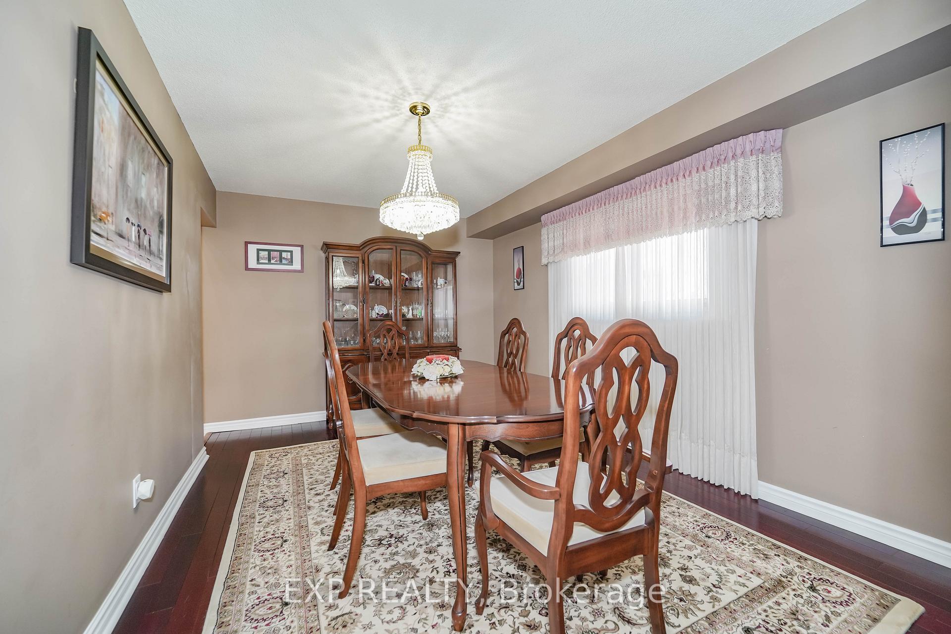 Photo 8 of 173 Highglen Avenue, Markham, Milliken Mills East — HOMEH