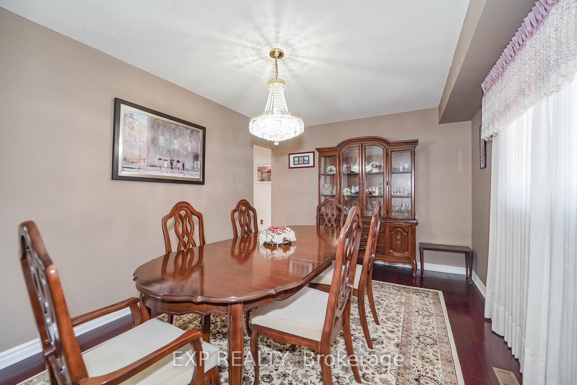 Photo 9 of 173 Highglen Avenue, Markham, Milliken Mills East — HOMEH