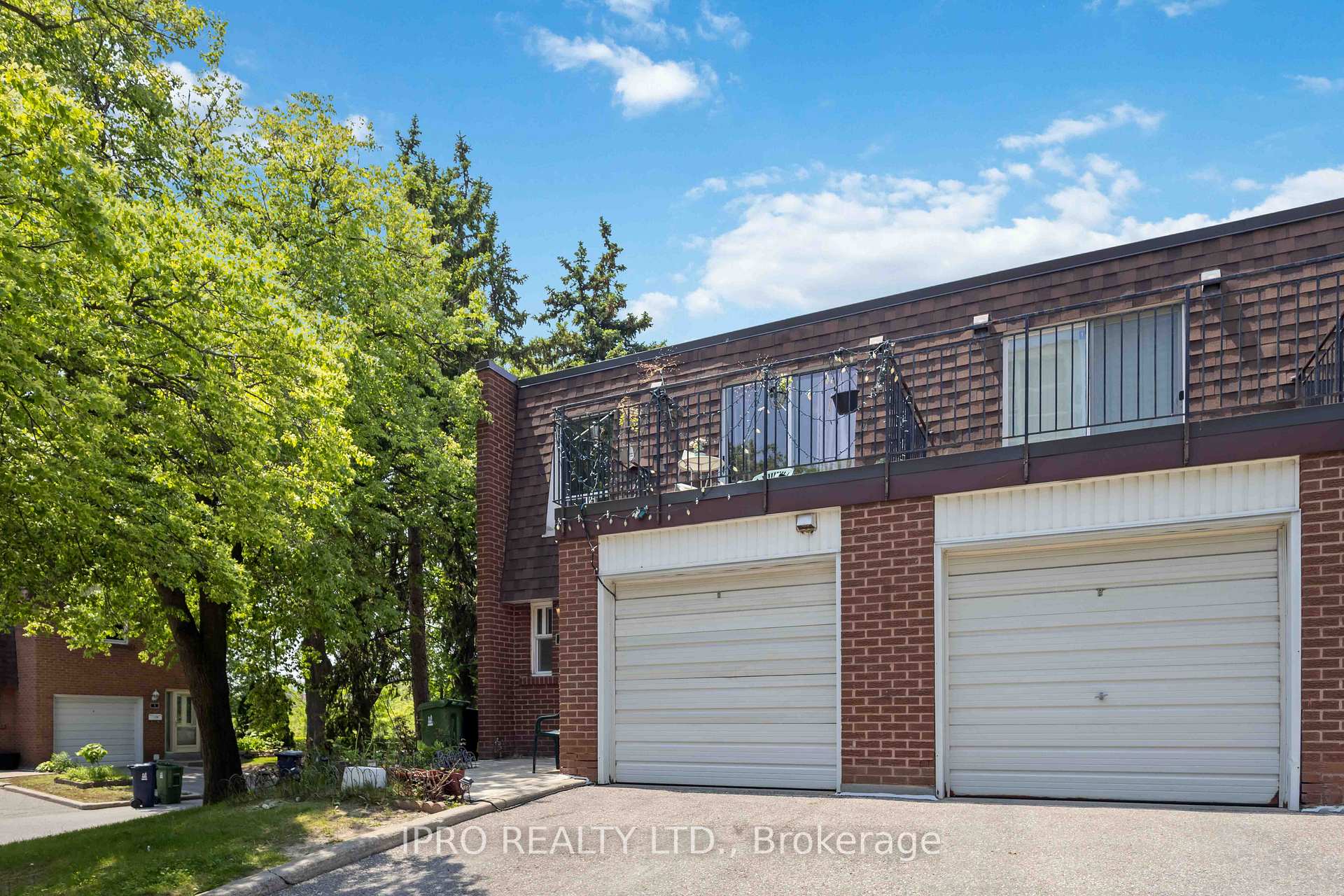 Front of Unit 20, 50 Bridletowne Circle W