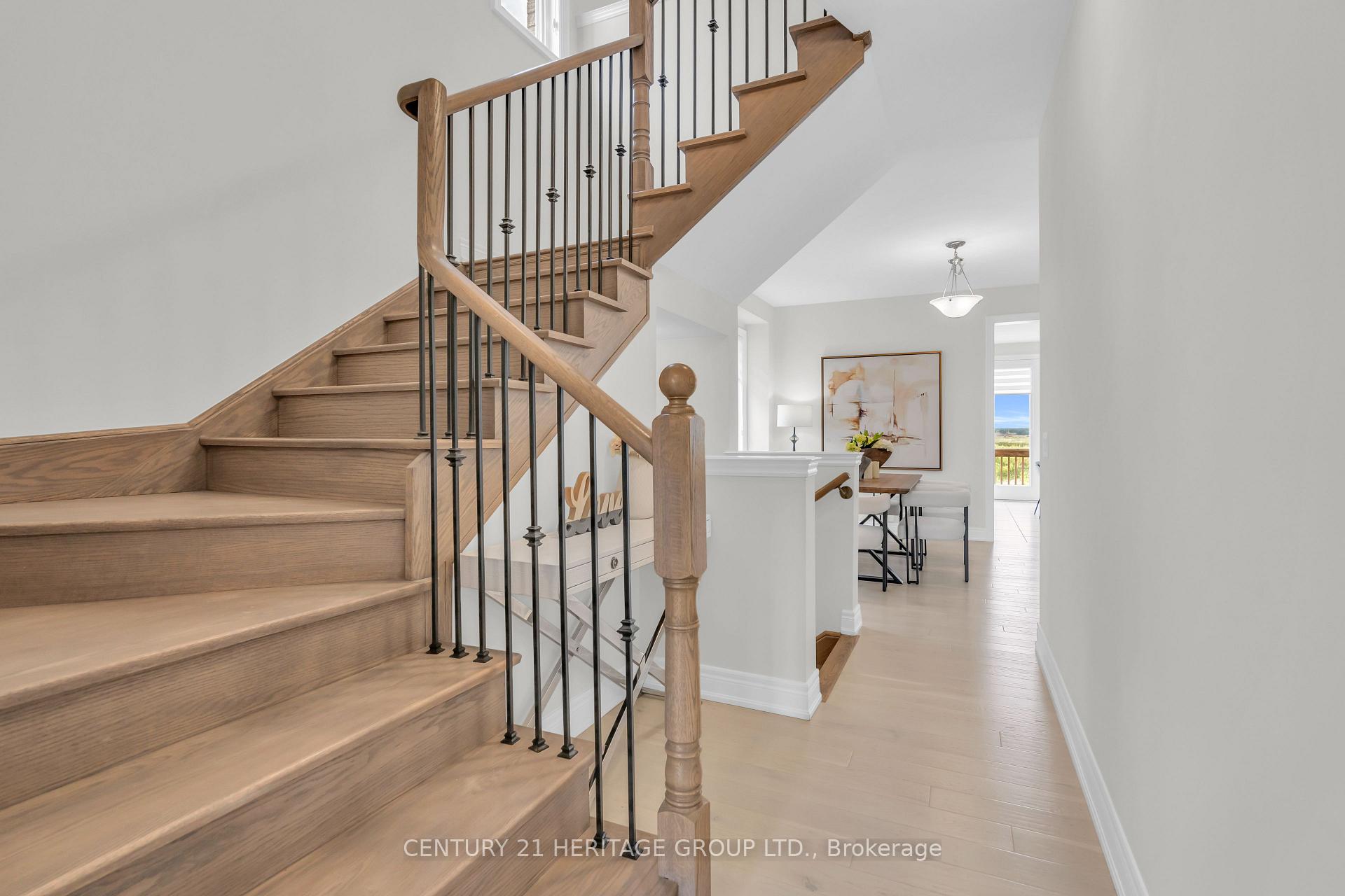 Photo 4 of 69 Strathgreen Lane, Georgina, Keswick South — HOMEH