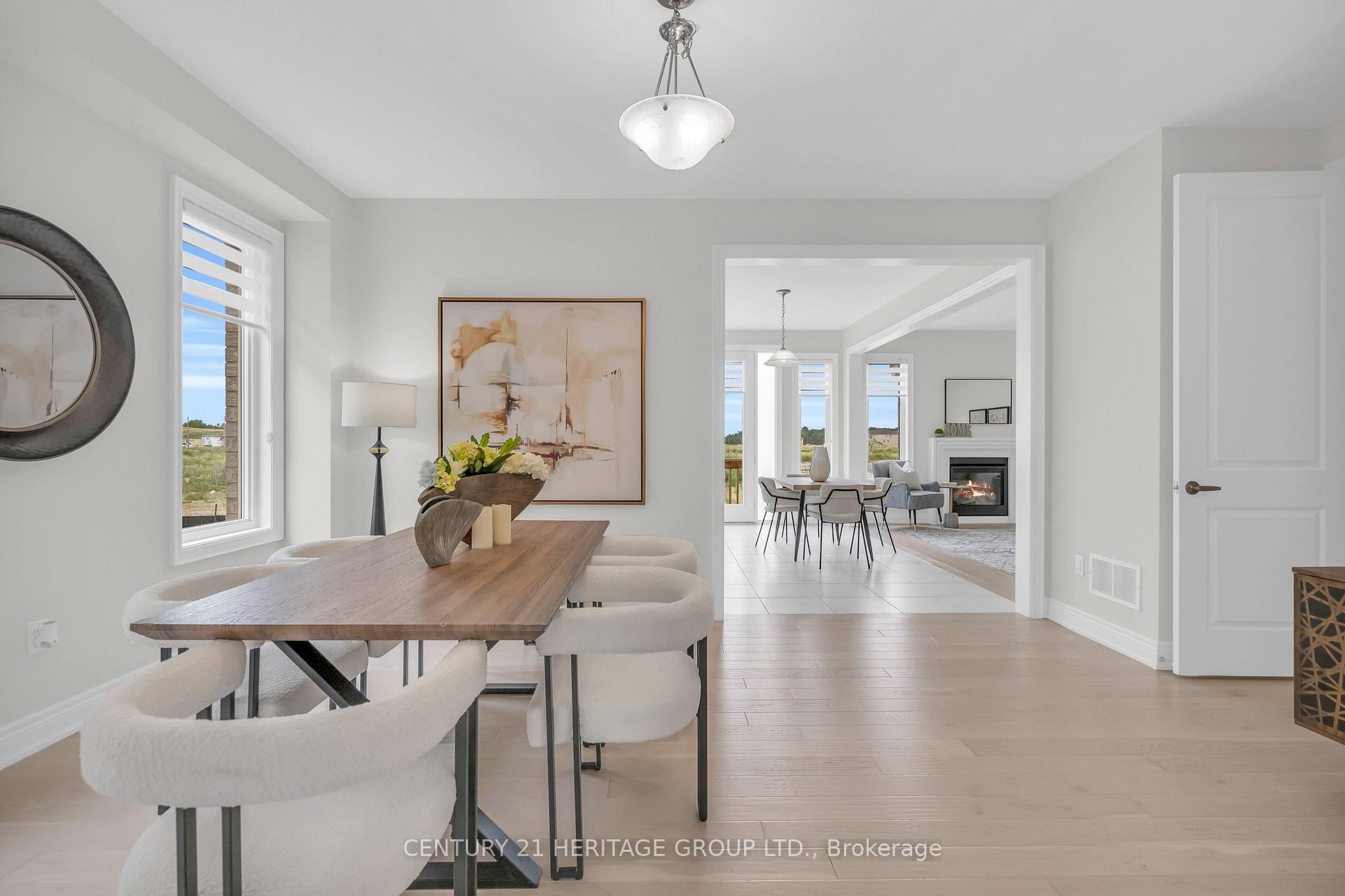 Photo 5 of 69 Strathgreen Lane, Georgina, Keswick South — HOMEH