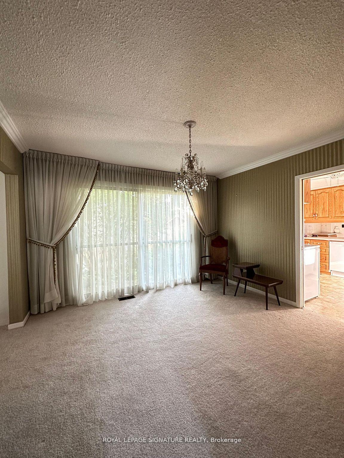 Photo 11 of 13 Burrells Road, Ajax, South East — HOMEH