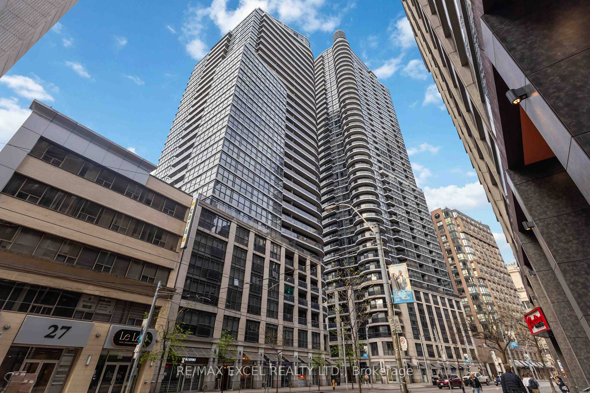 Front of Unit 404, 21 Carlton Street