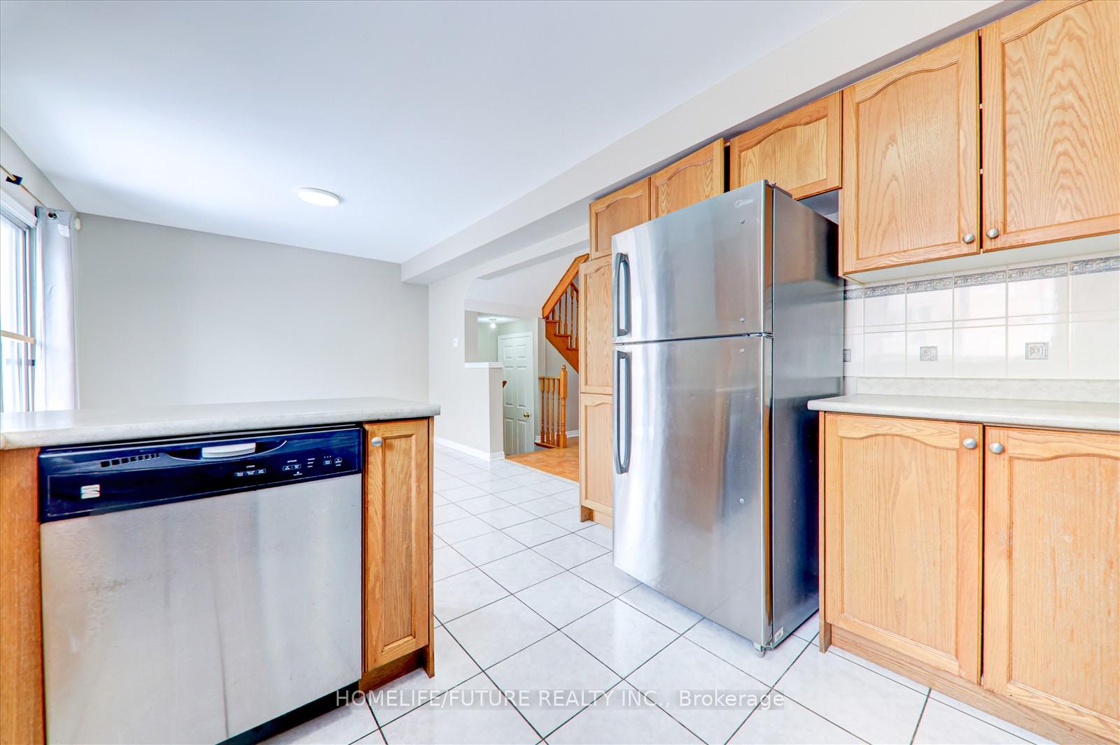 Photo 7 of 23 Starhill Crescent, Brampton, Sandringham-Wellington — HOMEH