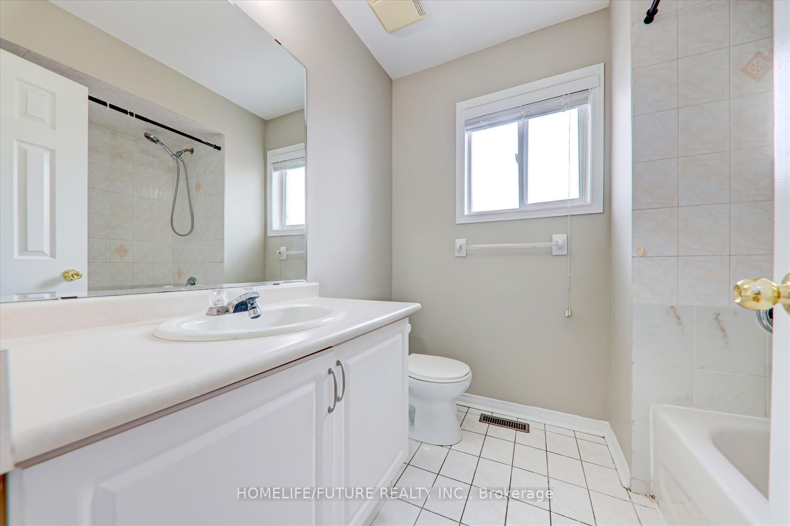 Photo 12 of 23 Starhill Crescent, Brampton, Sandringham-Wellington — HOMEH