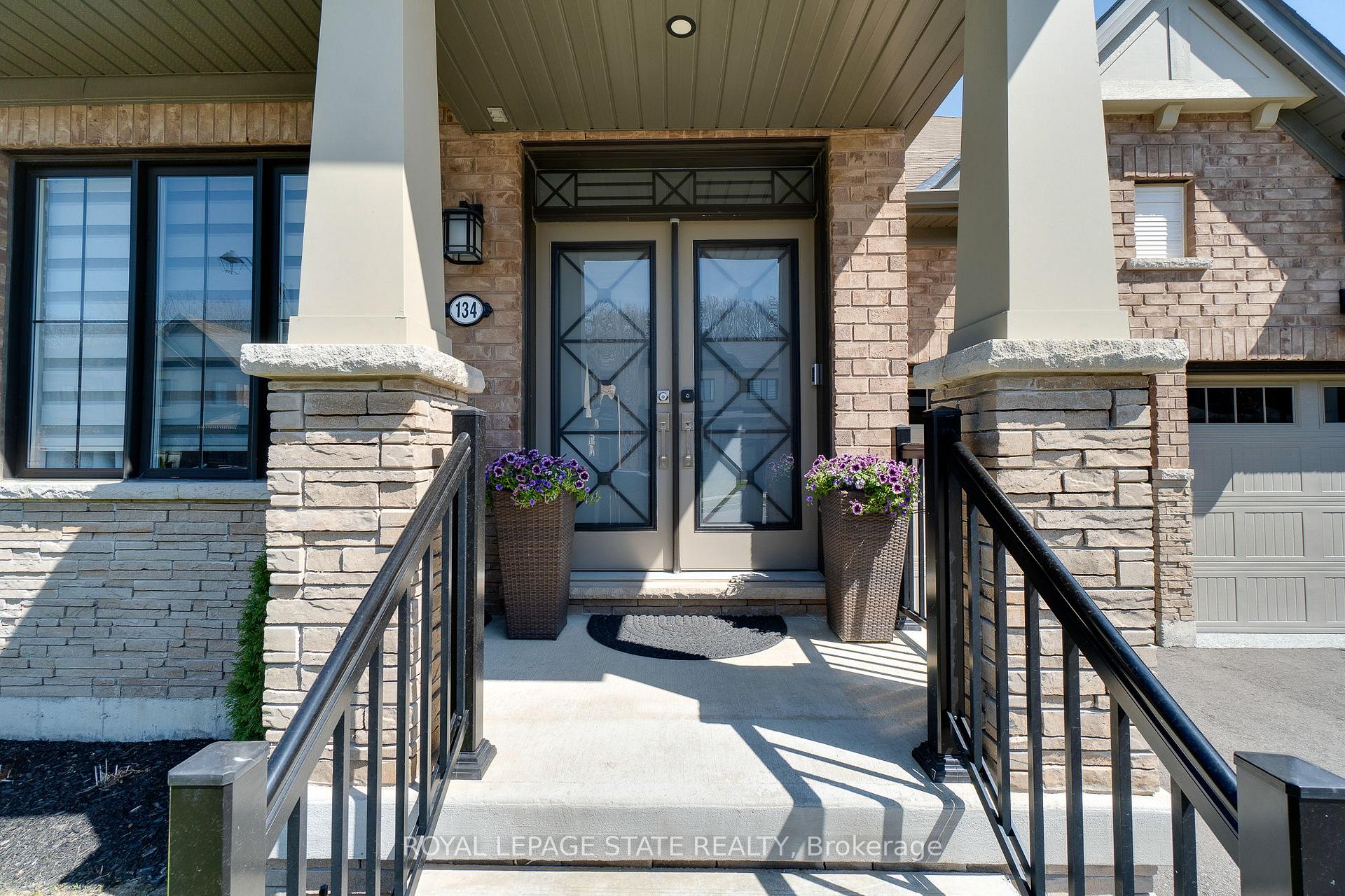Photo 5 of 134 Cactus Crescent, Hamilton, Stoney Creek Mountain — HOMEH