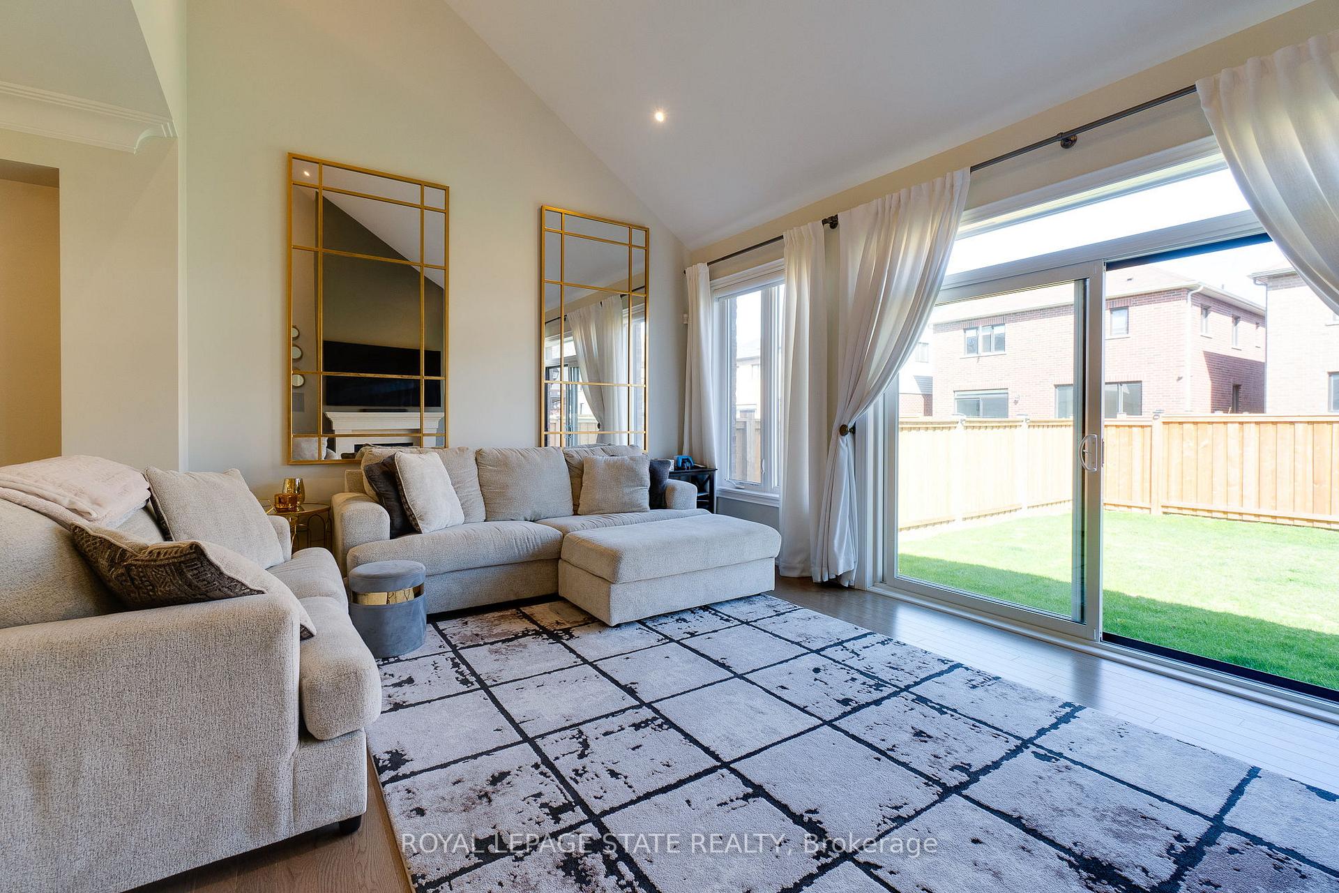 Photo 29 of 134 Cactus Crescent, Hamilton, Stoney Creek Mountain — HOMEH