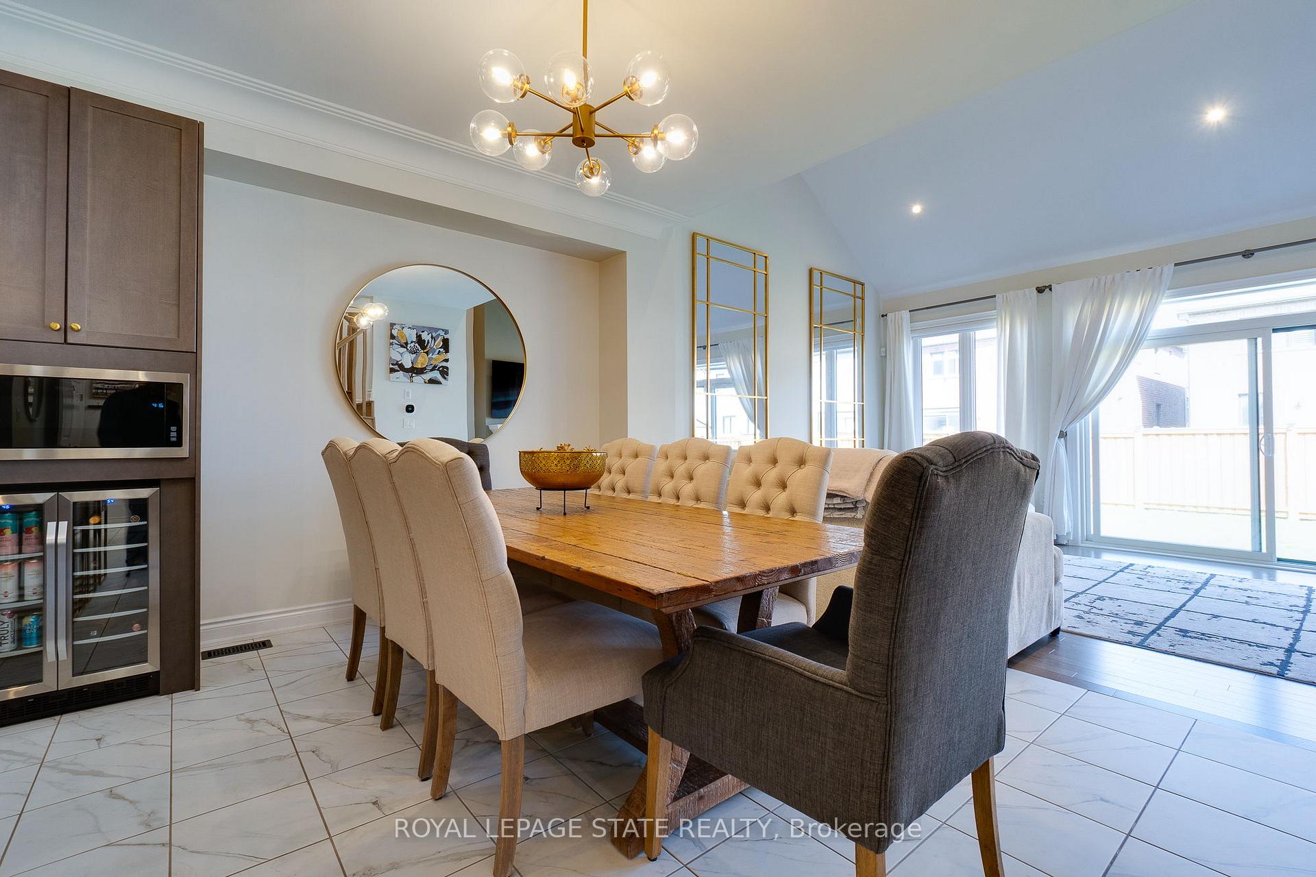 Photo 15 of 134 Cactus Crescent, Hamilton, Stoney Creek Mountain — HOMEH