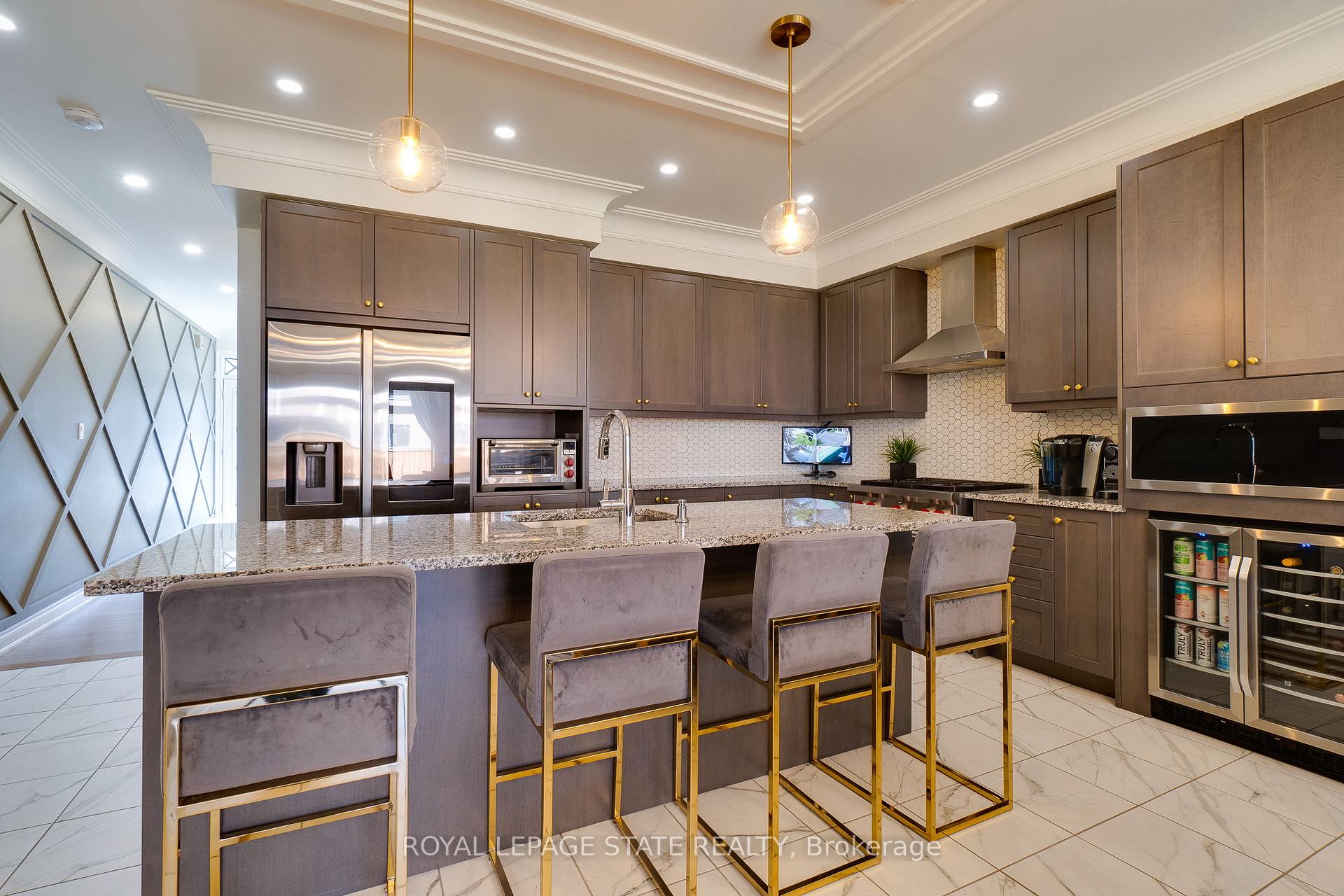 Photo 10 of 134 Cactus Crescent, Hamilton, Stoney Creek Mountain — HOMEH