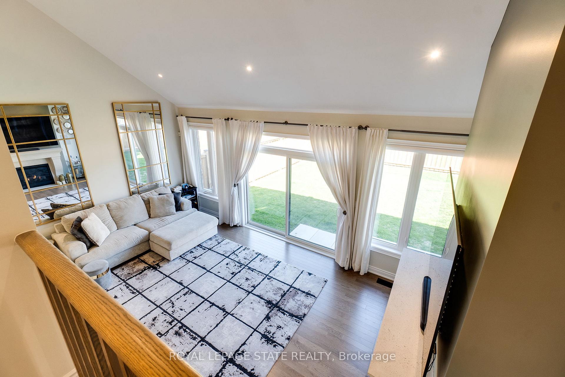 Photo 25 of 134 Cactus Crescent, Hamilton, Stoney Creek Mountain — HOMEH