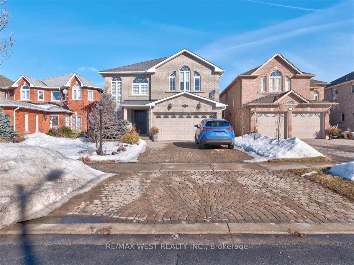 Photo 1 of 155 Villandry Crescent, Vaughan, Maple — HOMEH