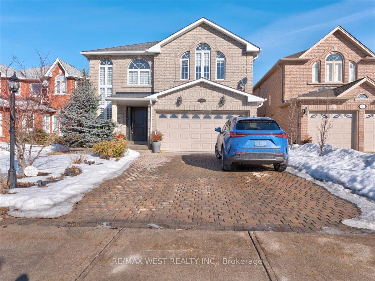 Photo 2 of 155 Villandry Crescent, Vaughan, Maple — HOMEH