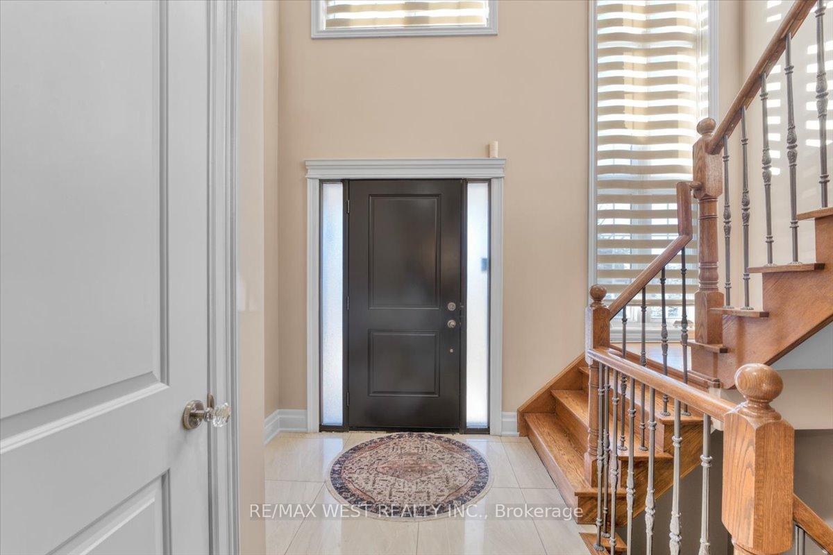 Photo 30 of 155 Villandry Crescent, Vaughan, Maple — HOMEH